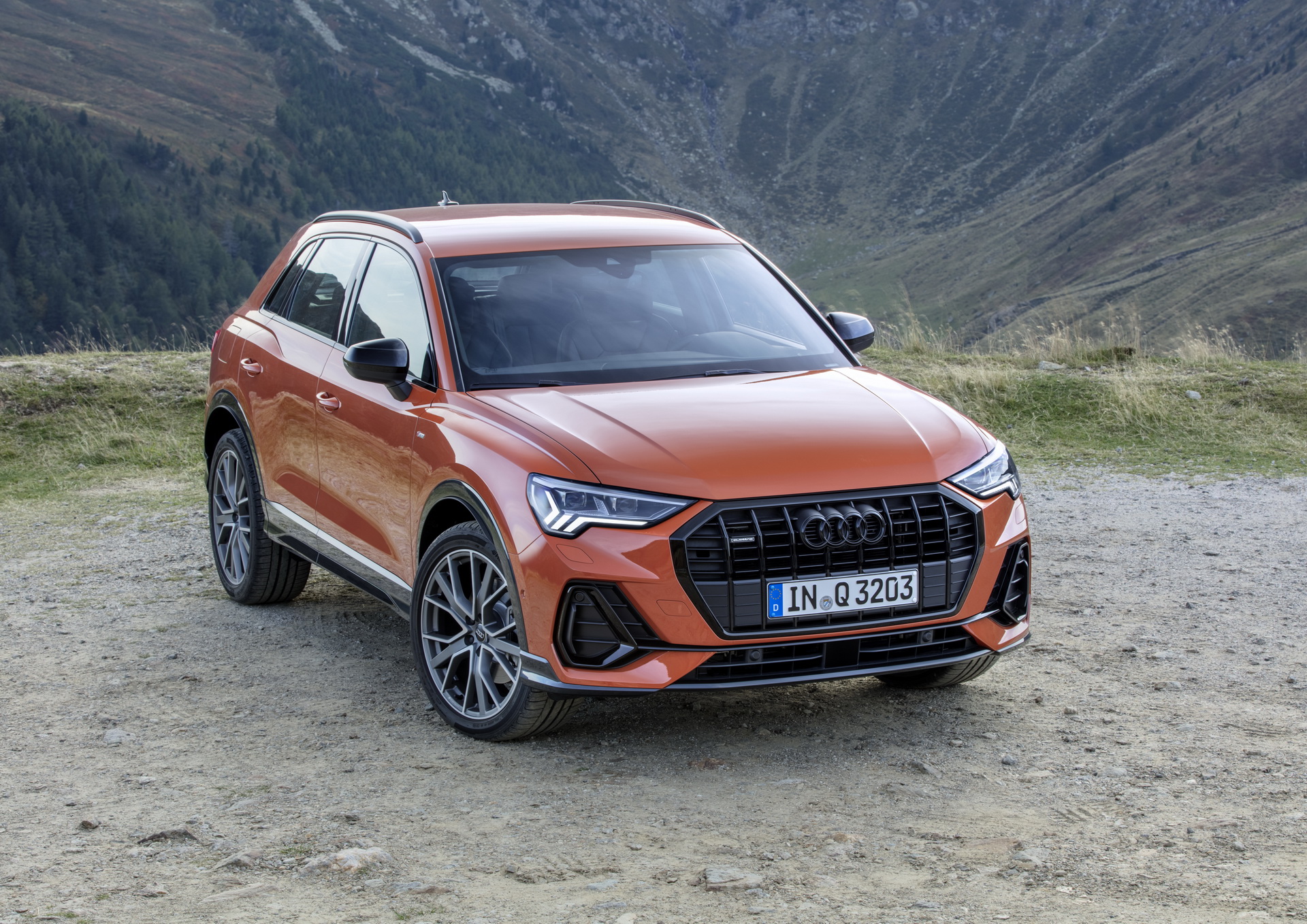 2019-Audi-Q3-117 Audi Adds Four New Powertrain Options To Euro-Spec 2019 Q3 Lineup