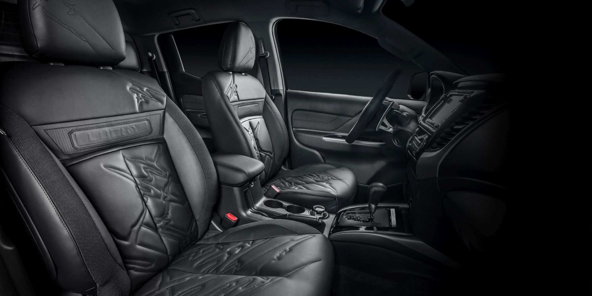 mitsubishi l200 lucky pickup design tuning 8 Mitsubishi L200 Lucky: All Work On The Outside, Plusher On The Inside