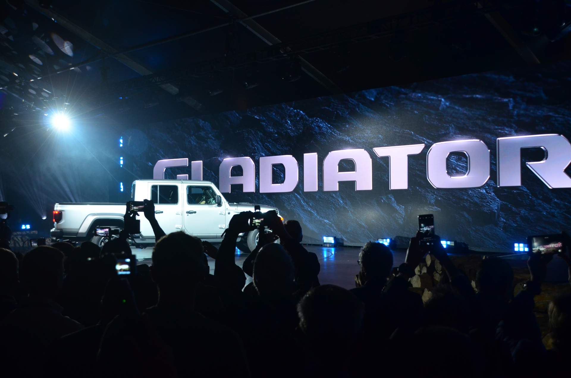 2020 Jeep Gladiator at 2018 LA Auto Show 22 2020 Jeep Gladiator Just Can’t Wait To Tackle Some Off-Road Trails