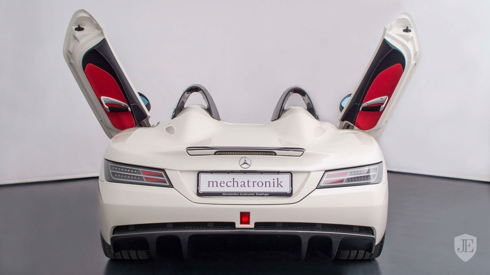 mercedes-slr-mclaren-stirling-moss-jamesedition-07 copy Would You Pay $3 Million For This Ten-Year-Old Mercedes?