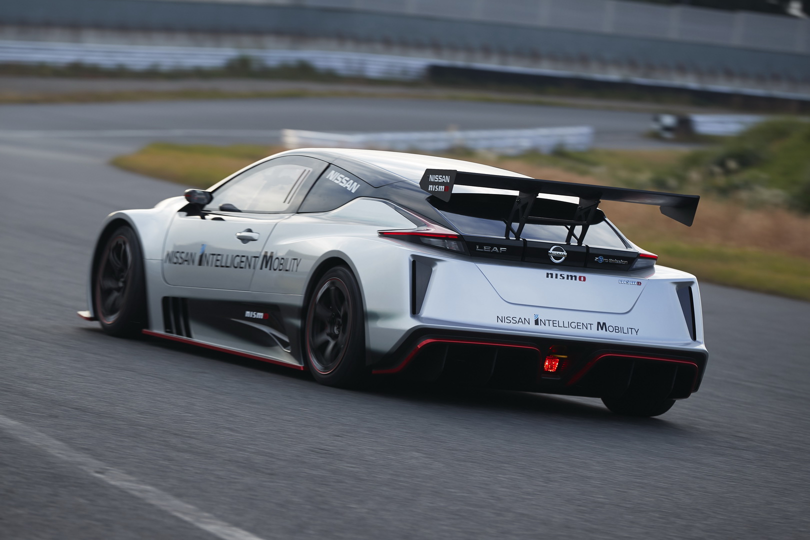 2018 LEAF NISMO RC 20 New Nissan Leaf Nismo RC Debuts With Carbon Monocoque, 322HP