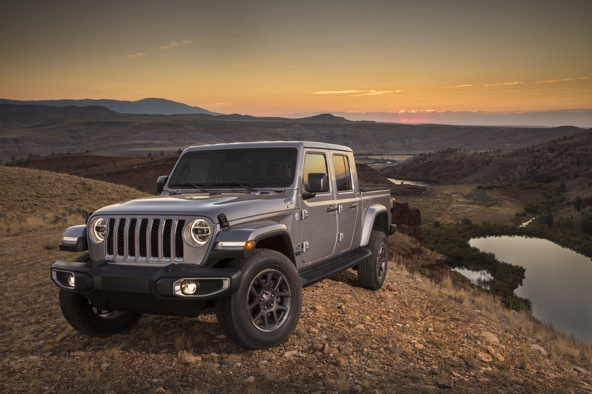 2020 Jeep Gladiator Truck 136 2020 Jeep Gladiator Just Can’t Wait To Tackle Some Off-Road Trails