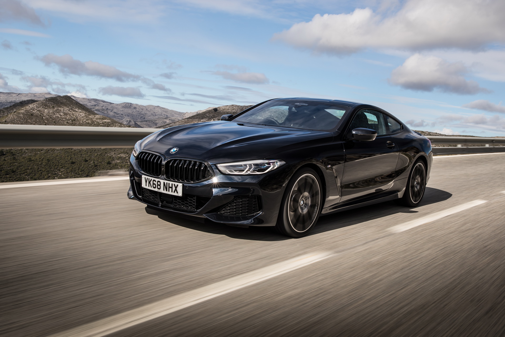 2019-BMW-8-Series-UK-45 2019 BMW 8-Series Coupe Lands In The UK Priced From £76,270