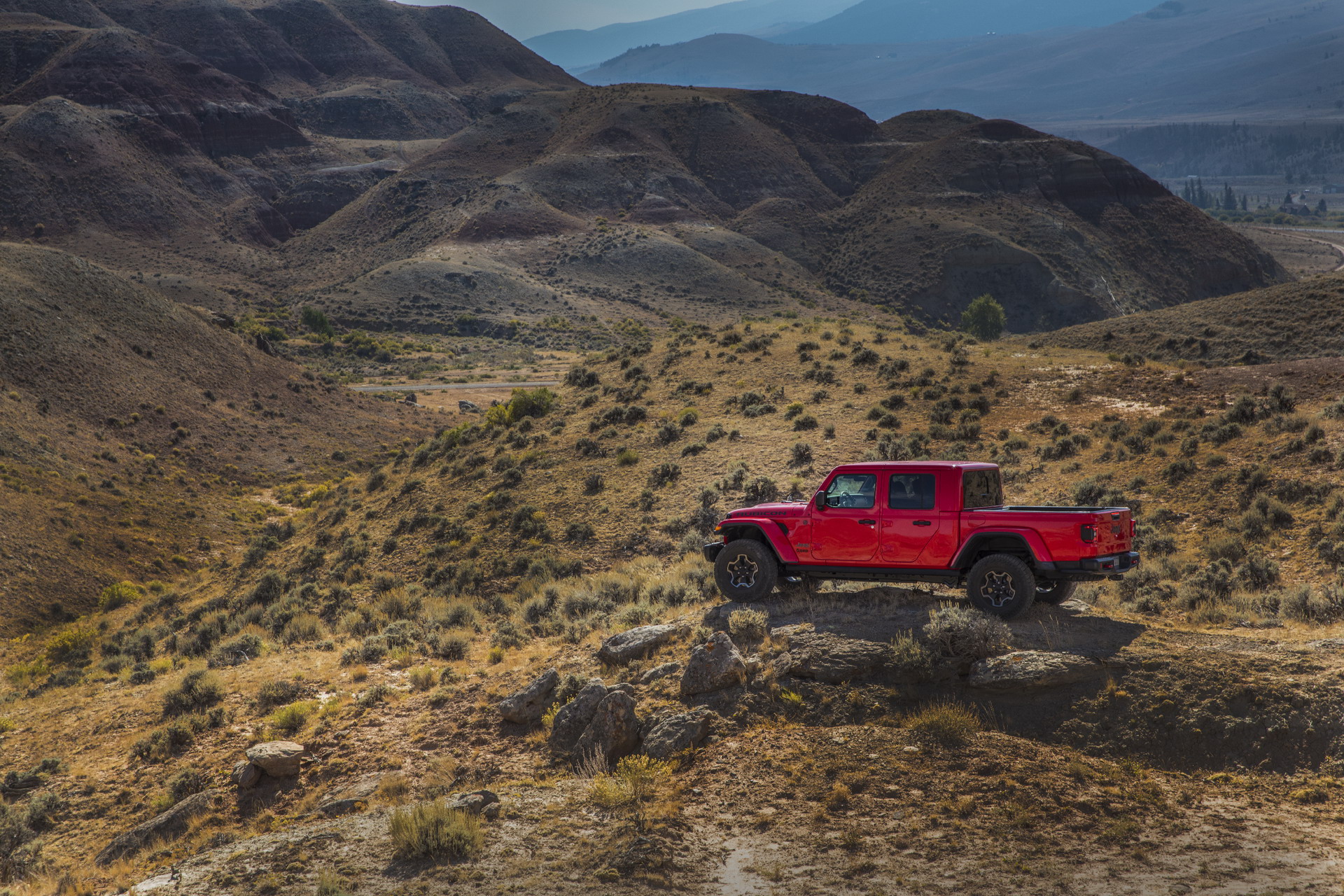 2020 Jeep Gladiator Truck 8 2020 Jeep Gladiator Just Can’t Wait To Tackle Some Off-Road Trails