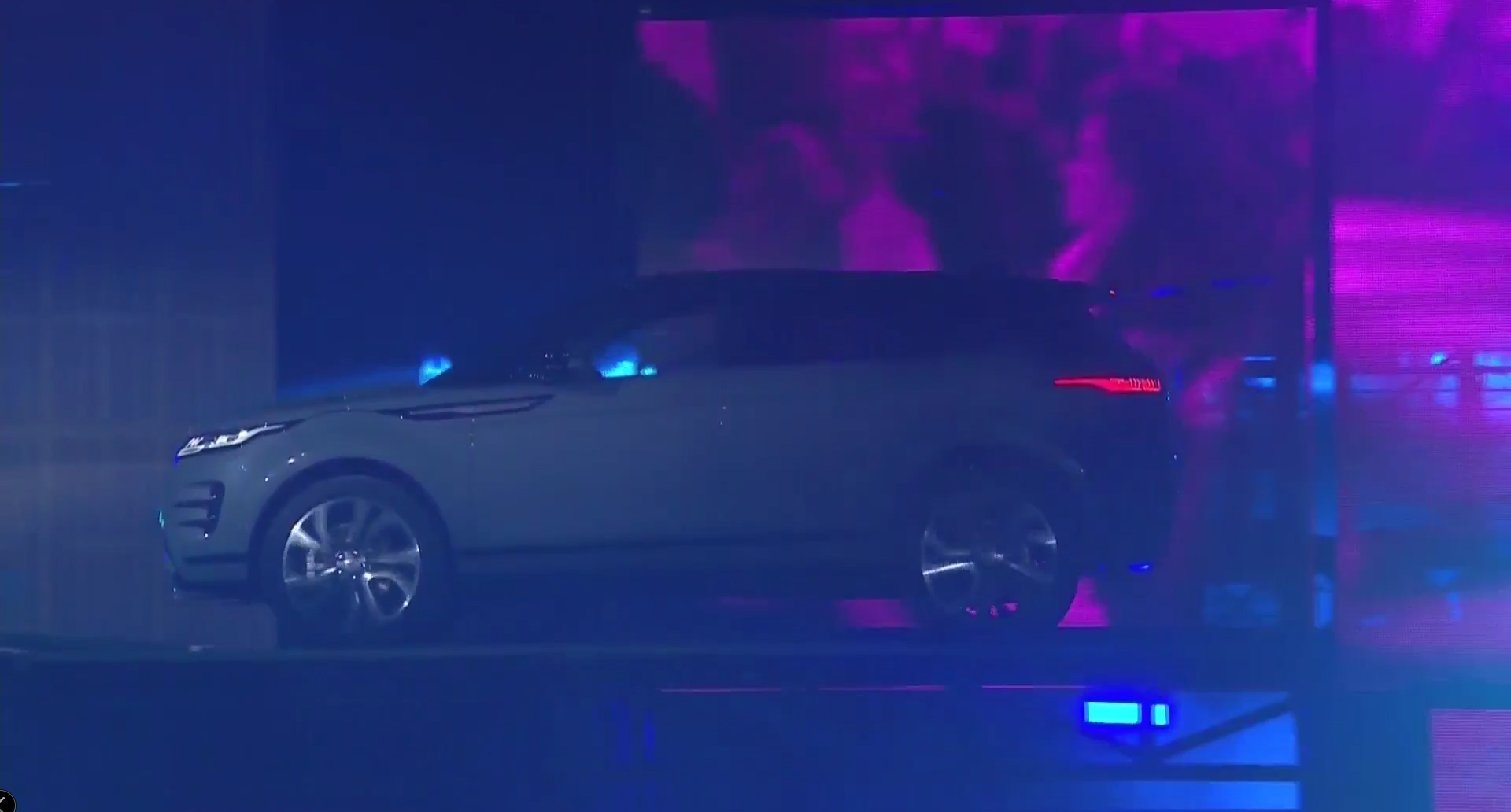 New 2020 Range Rover Evoque 4 2020 Range Rover Evoque Is A Baby Velar In A Short Skirt (Live Gallery)