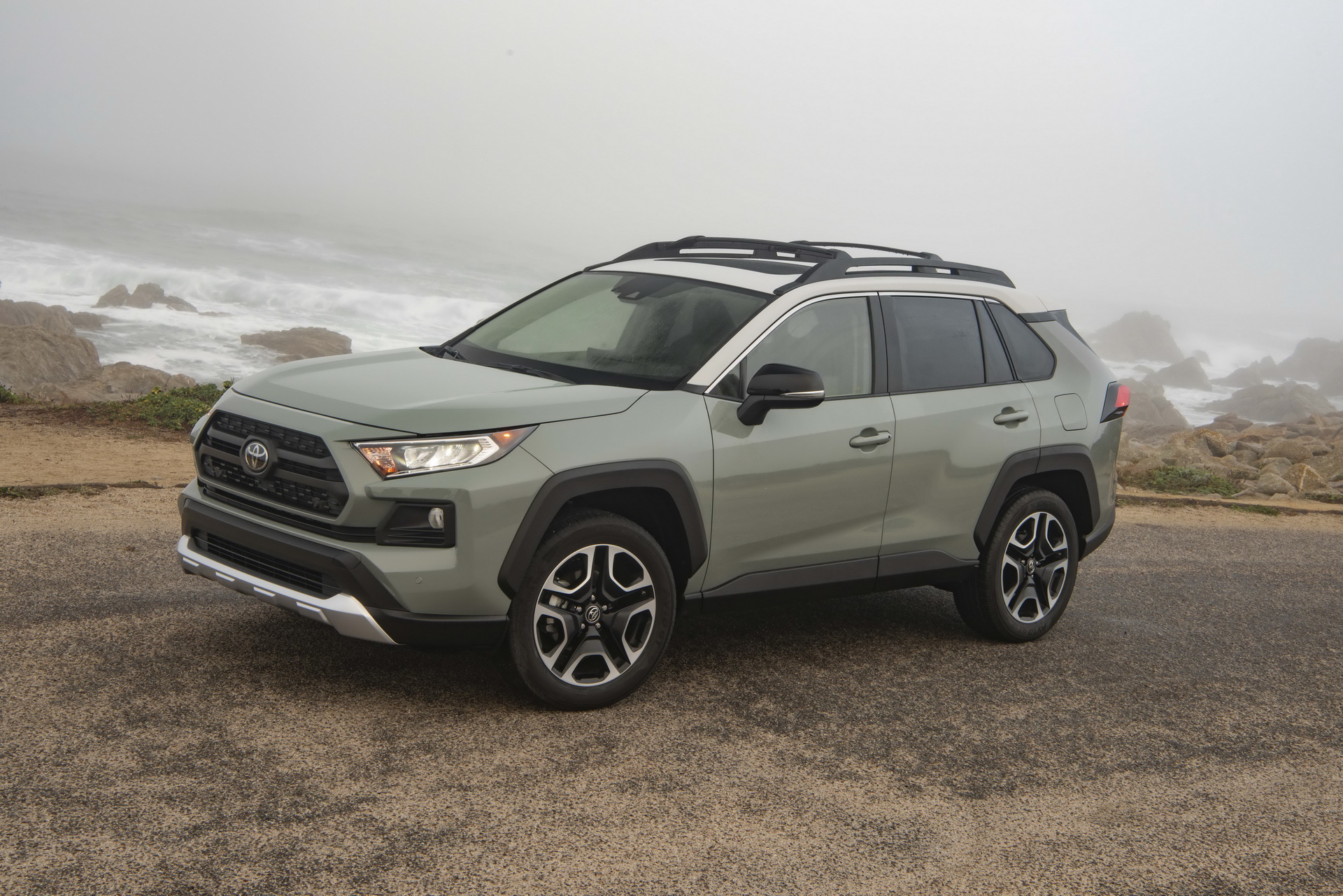 2019-Toyota-RAV4-02 2019 Toyota RAV4 Starts From $26,545: All The Details On Prices, Grades And Equipment