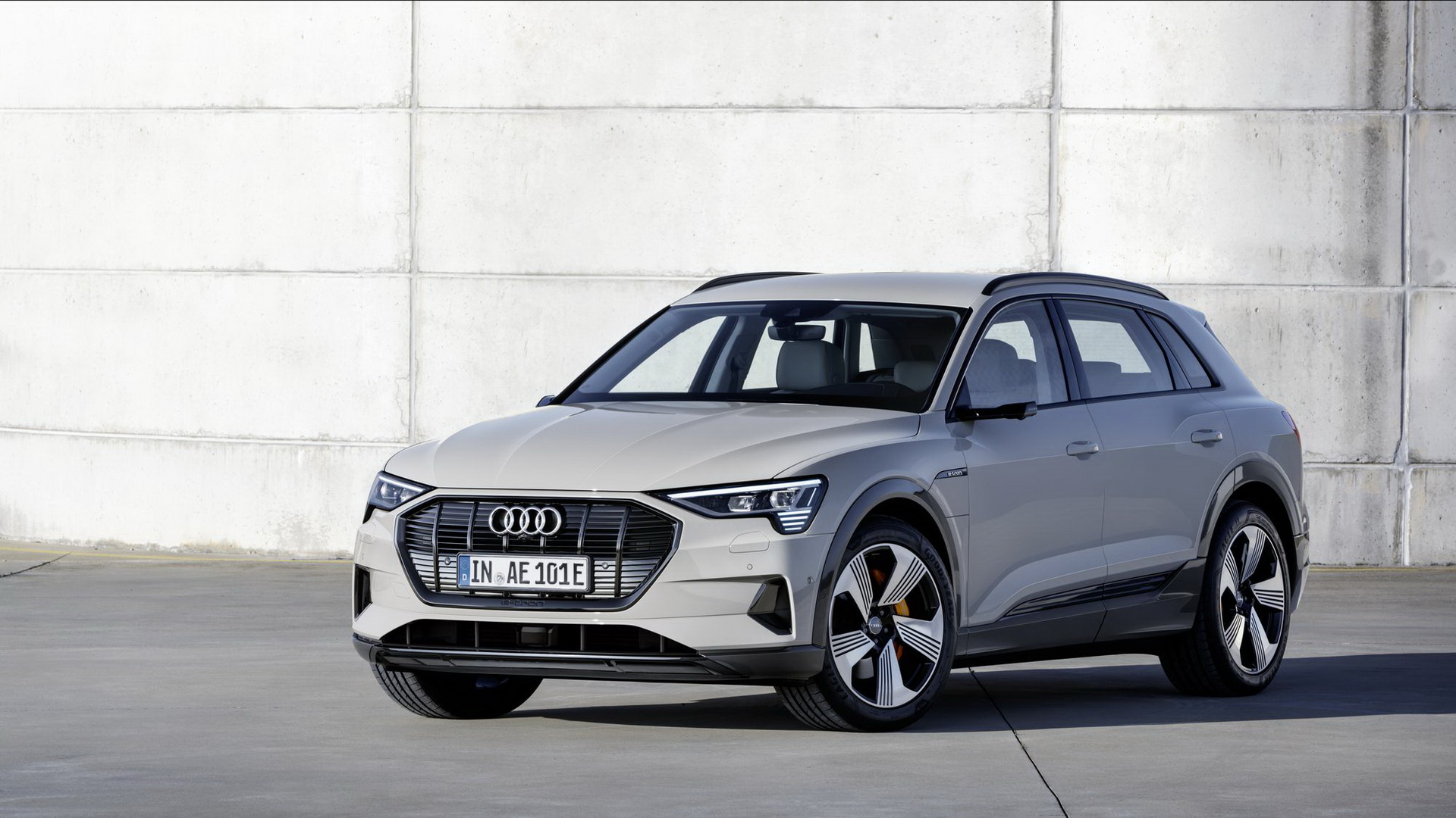 audi etron suv la livepics 28 Audi’s e-tron SUV Is Just As Interesting Without Its Virtual Mirrors