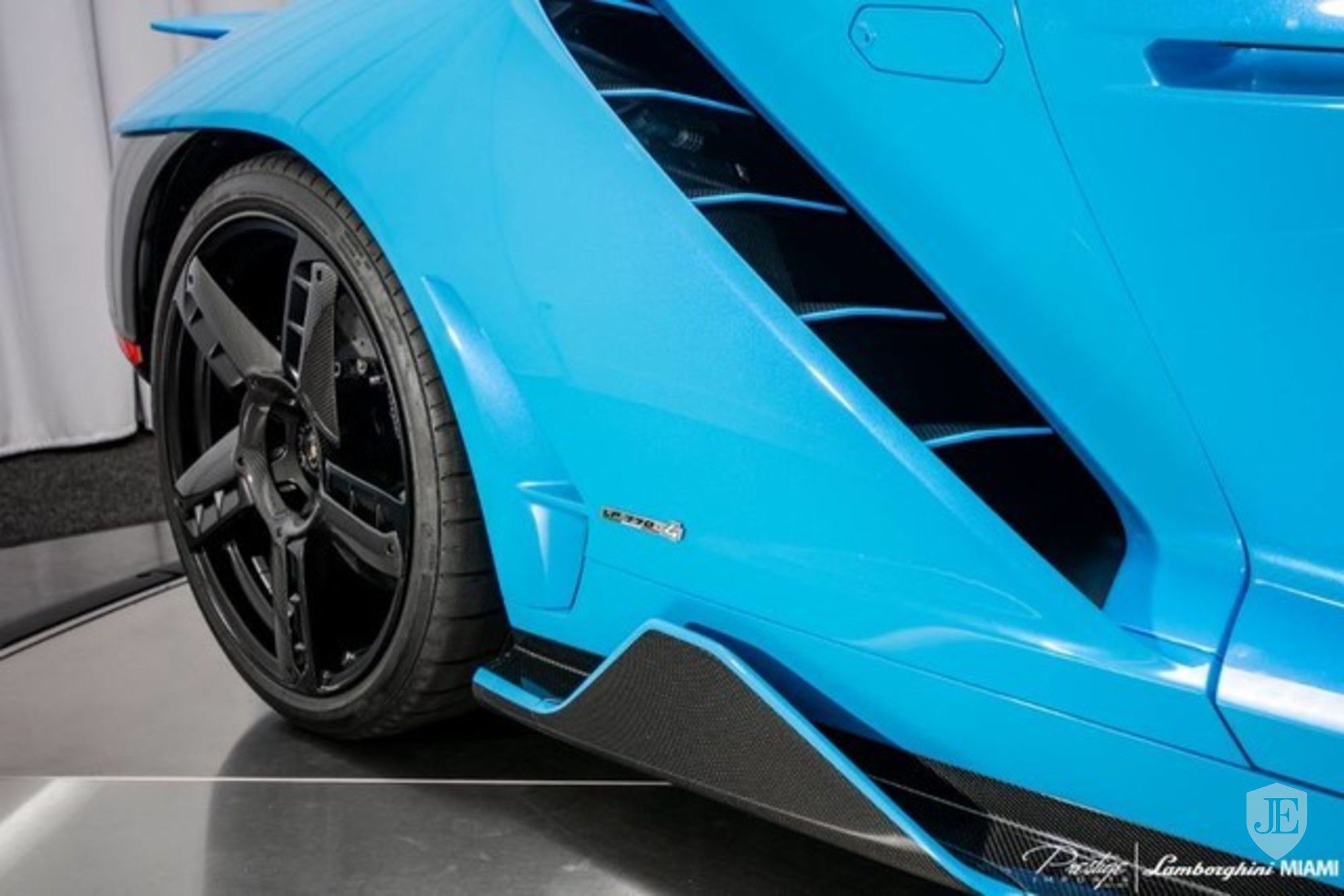 Lamborghini-Centenario-25 Who Fancies A Bright Blue Lamborghini Centenario?