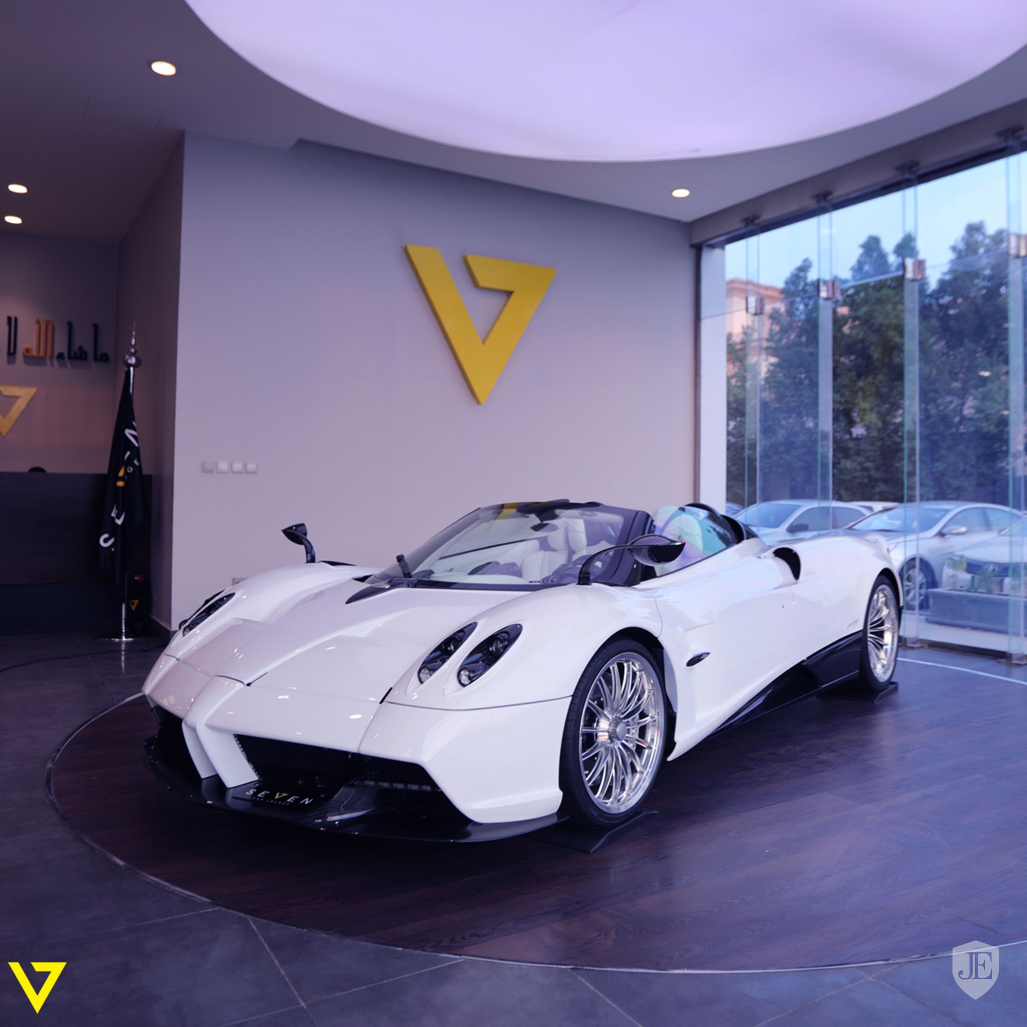 Pagani-Huayra-Roadster-For-Sale-1 The Very First Pagani Huayra Roadster Is Looking For An Owner