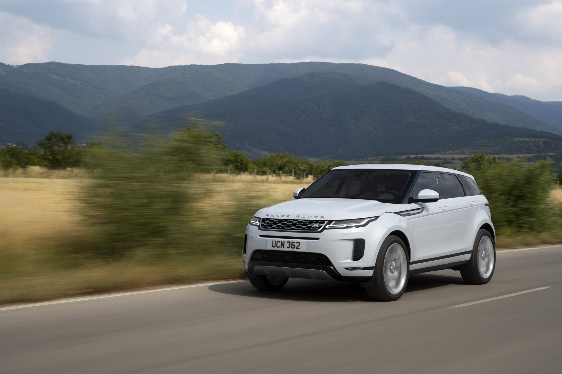2020 Range Rover Evoque 51 2020 Range Rover Evoque Is A Baby Velar In A Short Skirt (Live Gallery)