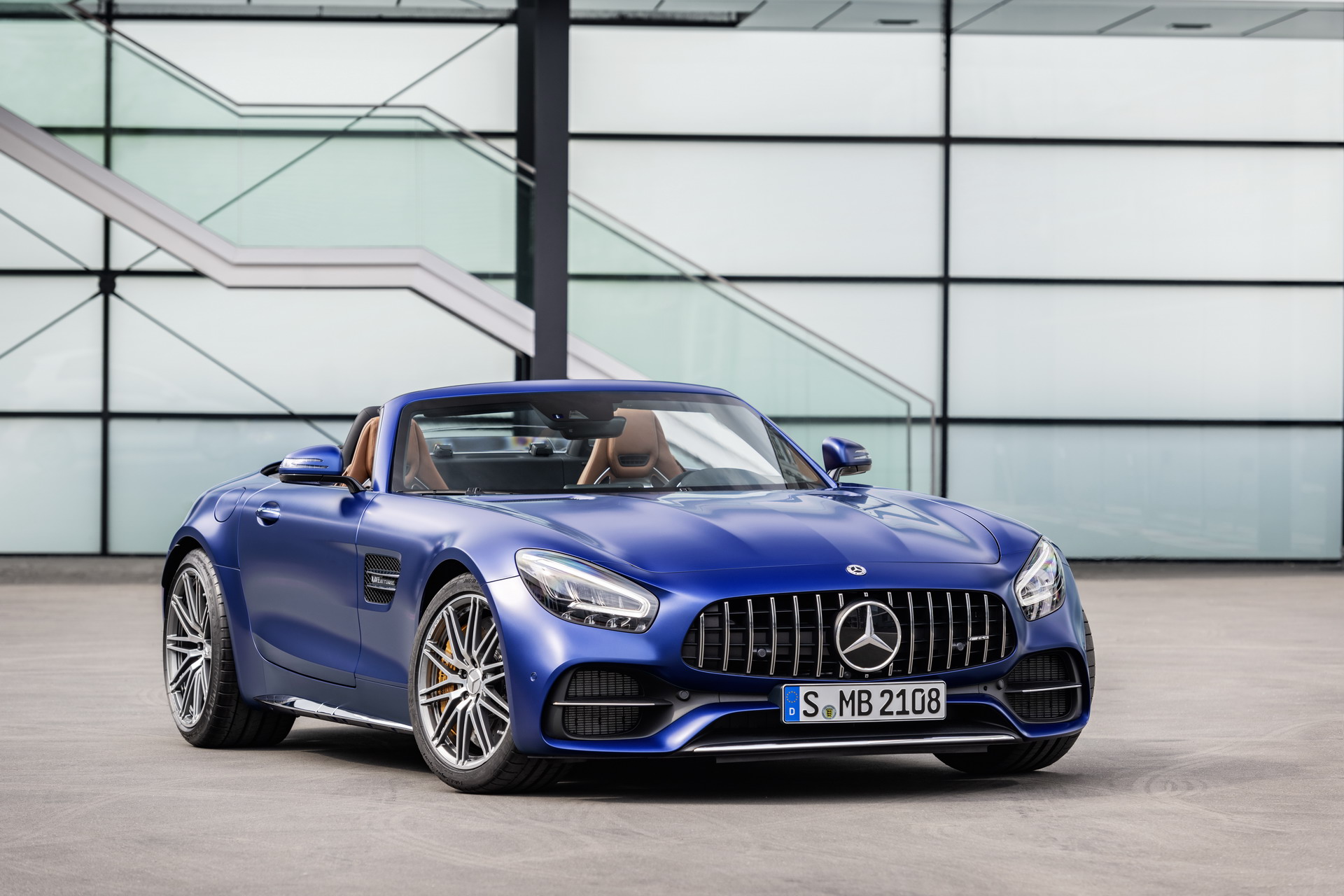 2020 Mercedes-AMG GT and AMG GT R PRO 34 2020 Mercedes-AMG GT R Pro Headlines Updated 2-Door GT Family