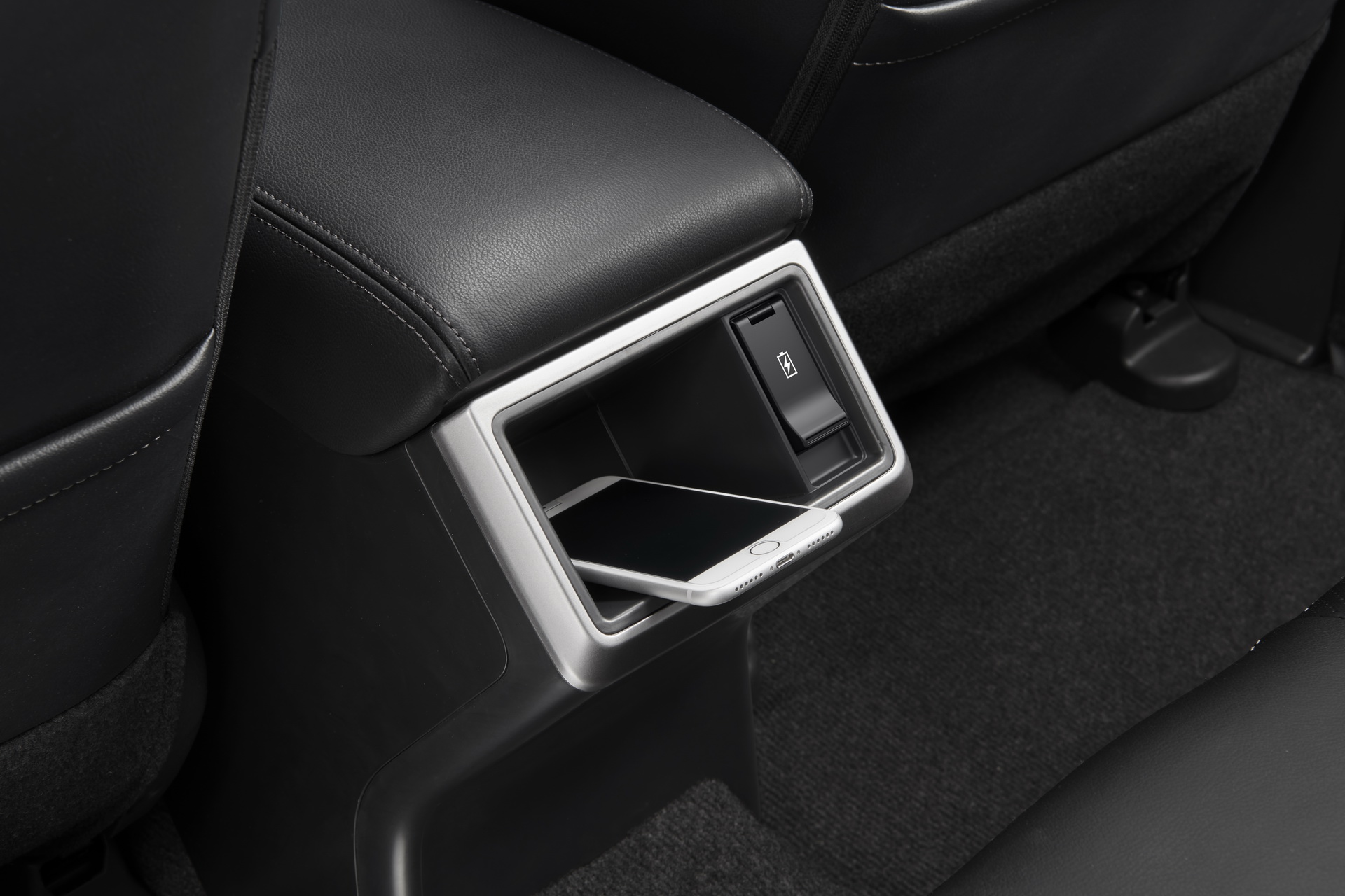 2019 mitsubishi l200 pickup unveiled 27 Updated Mitsubishi L200 Pickup Unveiled With Fresh Styling, Enhanced 4WD System