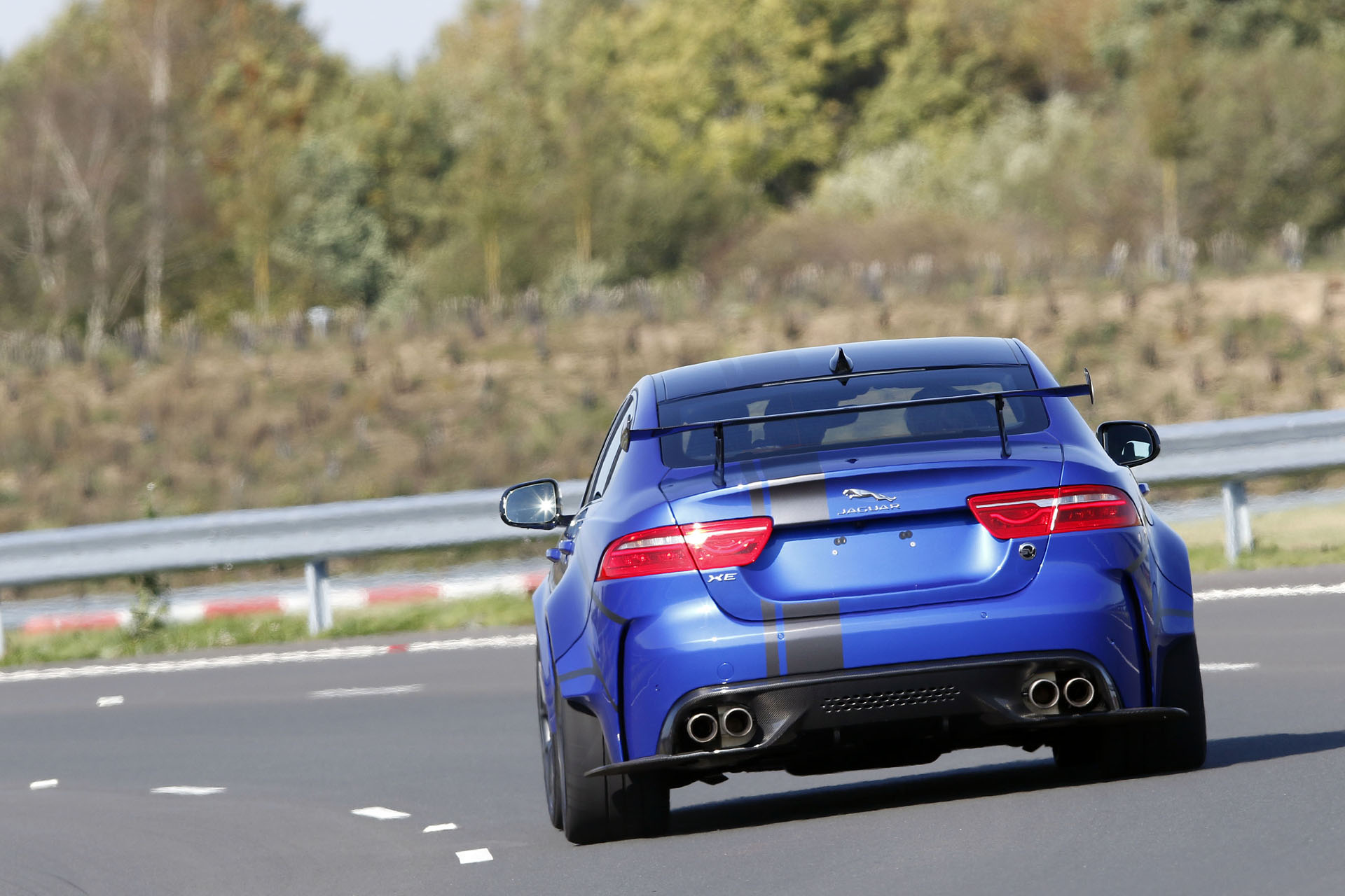 jaguar-xe-sv-project-8-series-elite-01 Race A Jaguar XE SV Project 8 In The Series Elite