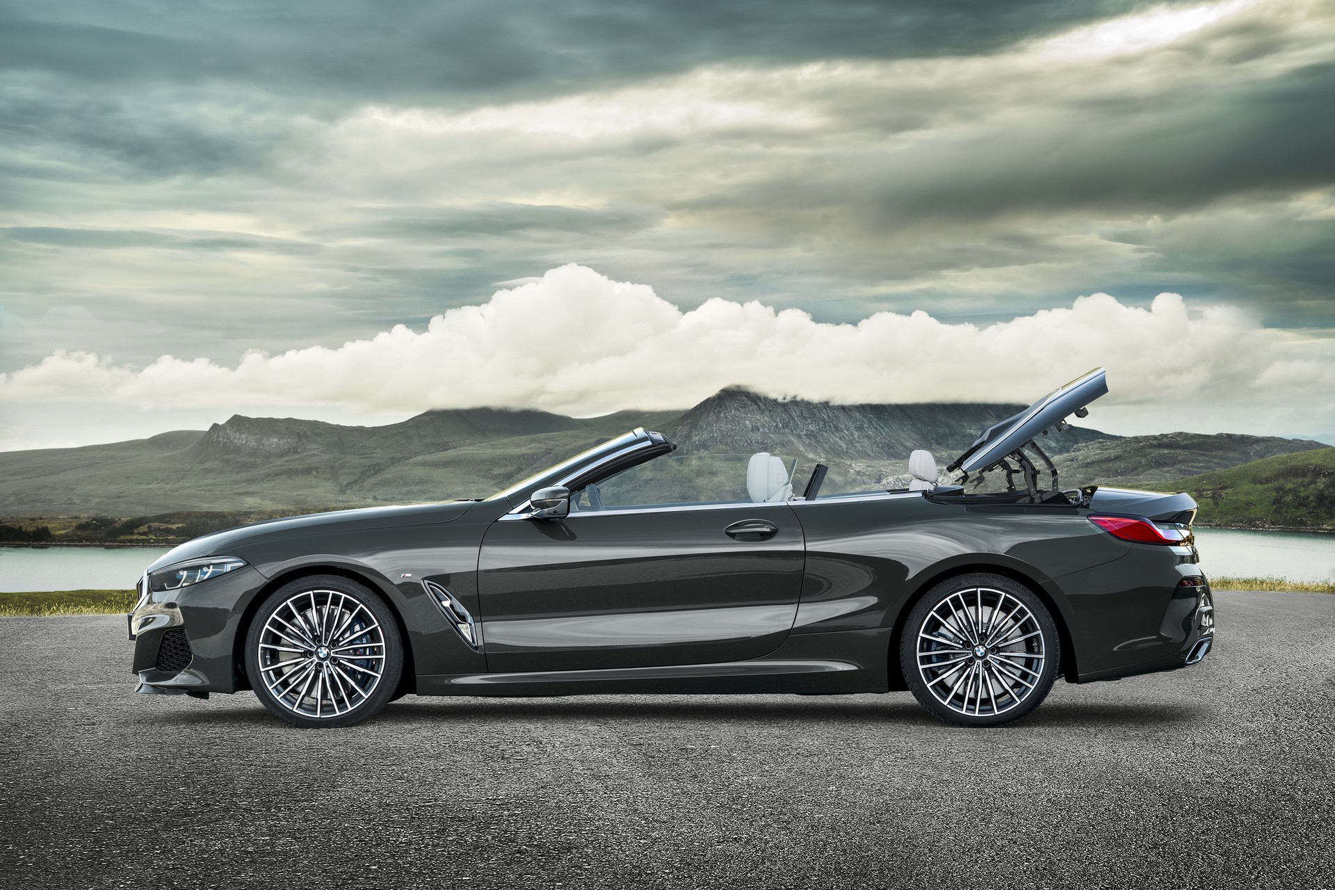 BMW 8-Series Convertible-24 BMW Drops The Top On The All-New 8-Series Convertible