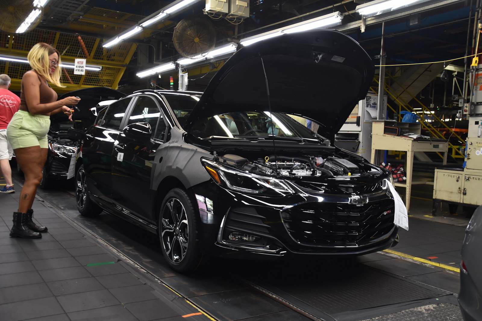GM-Lordstown-Cruze-01 GM CEO Mary Barra To Meet With U.S. Lawmakers Over Job Cuts