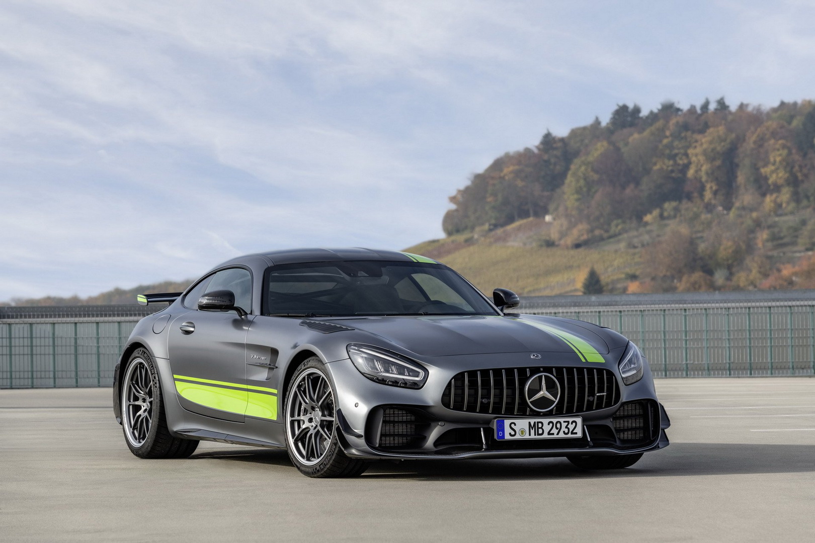 mercedes-amg gt r pro 6 Mercedes-AMG Boss Says, Despite GT R Pro, The Black Series Is Still Coming