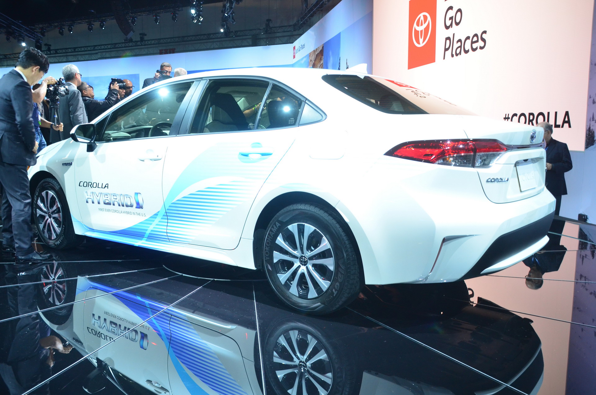 Toyotaa Corolla Hybrid 3 2020 Toyota Corolla Hybrid Sedan Is An Undercover Prius