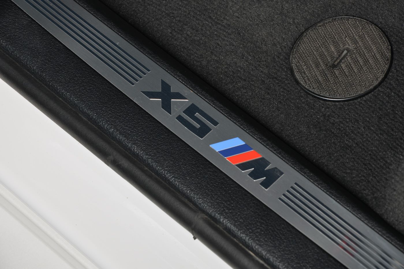 BMW-X5-M-Abu-Dhabi-13 BMW X5 M Wants Everyone To Know It Was Developed By M Division