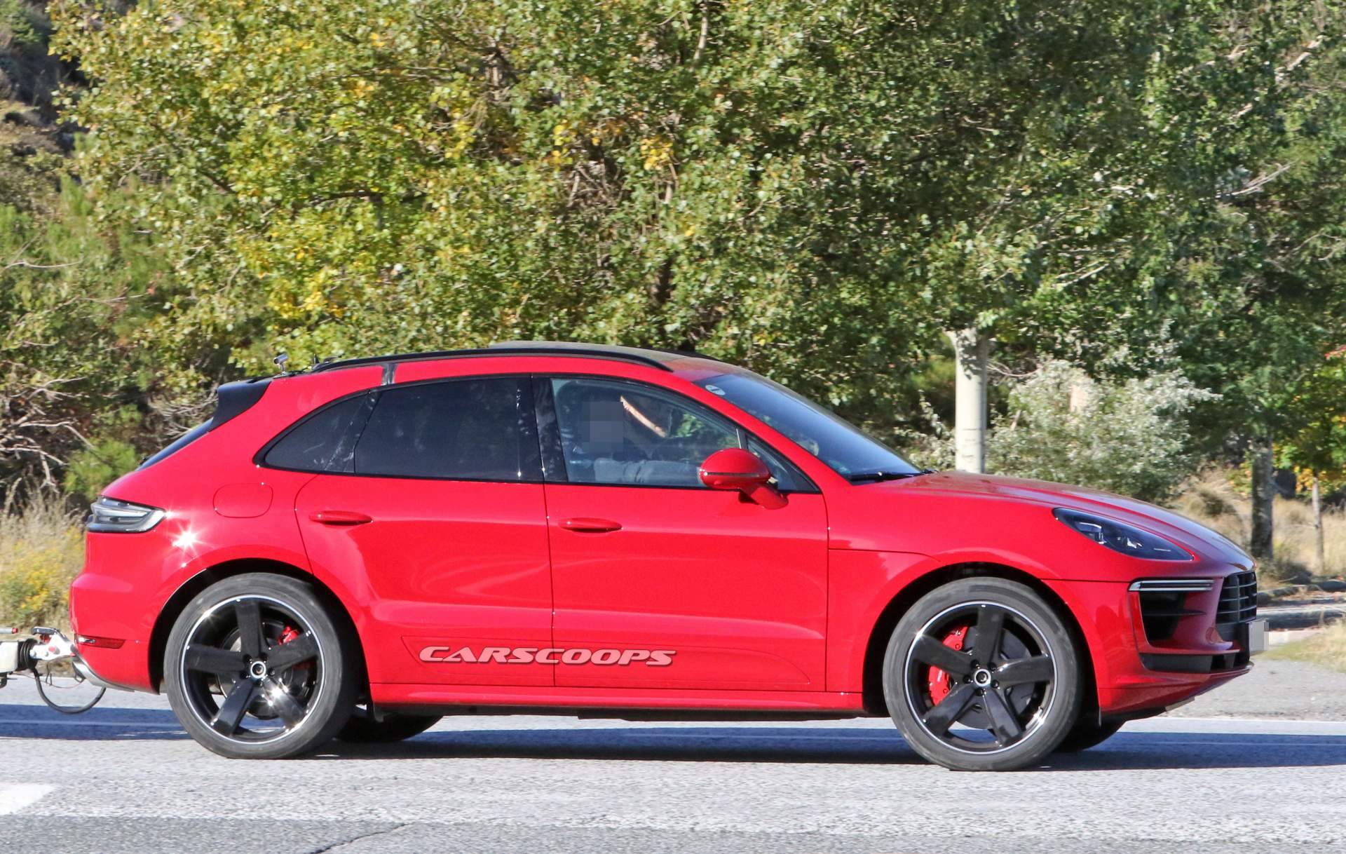 2019 Porsche Macan Turbo spy shots 7 2019 Porsche Macan Turbo Makes Not-So-Glamorous Debut Towing A Trailer