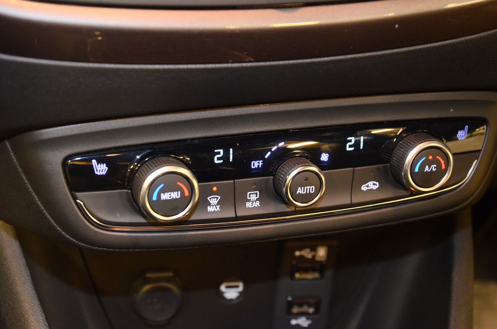 vauxhall crossland x ultimate uk pricing 27 Vauxhall Prices Crossland X Ultimate Flagship From £22,480 OTR