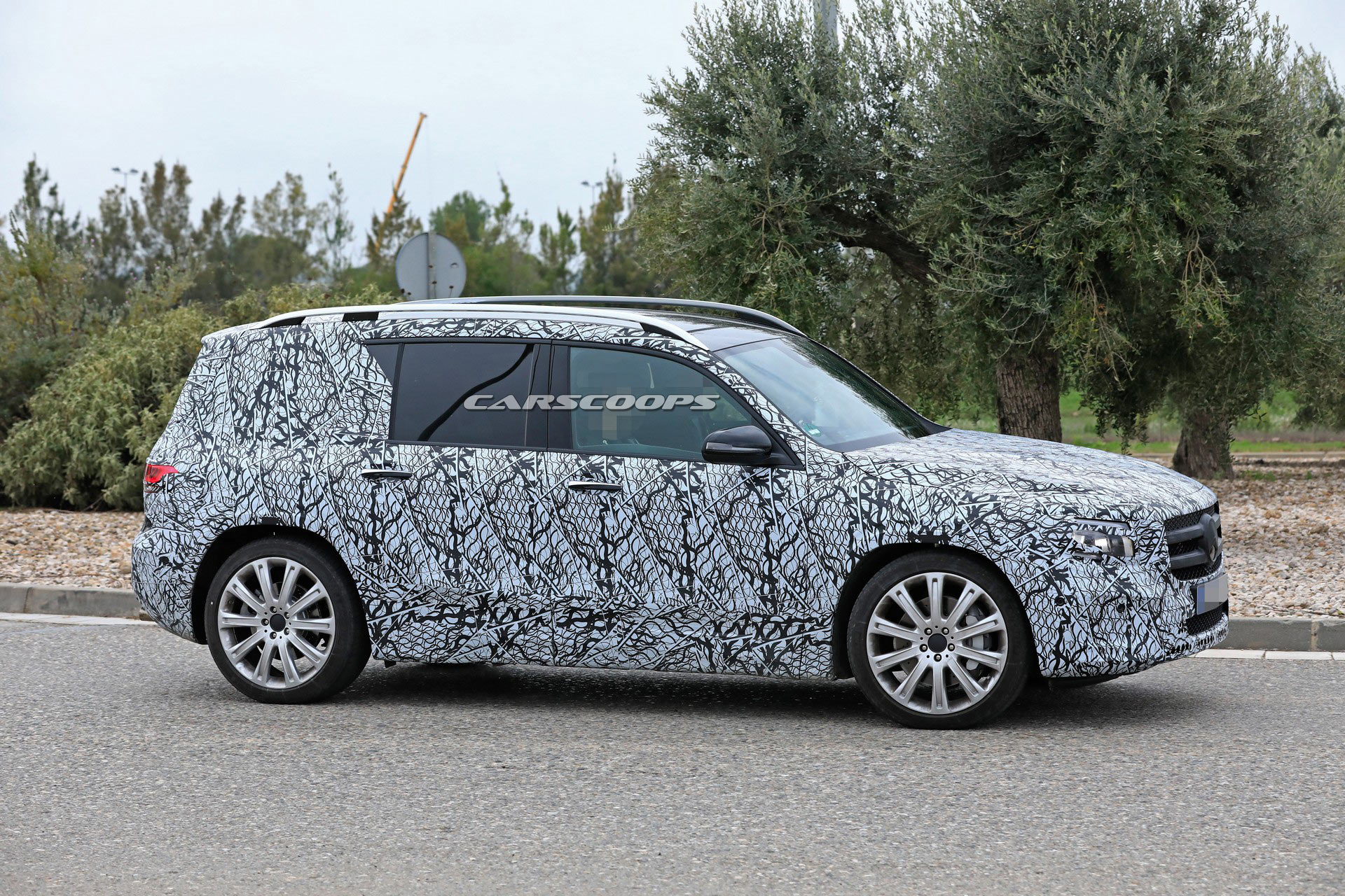 Mercedes-AMG-GLB-35-4 Mercedes-AMG GLB 35 Caught Testing Its 301 HP Turbo Four Engine