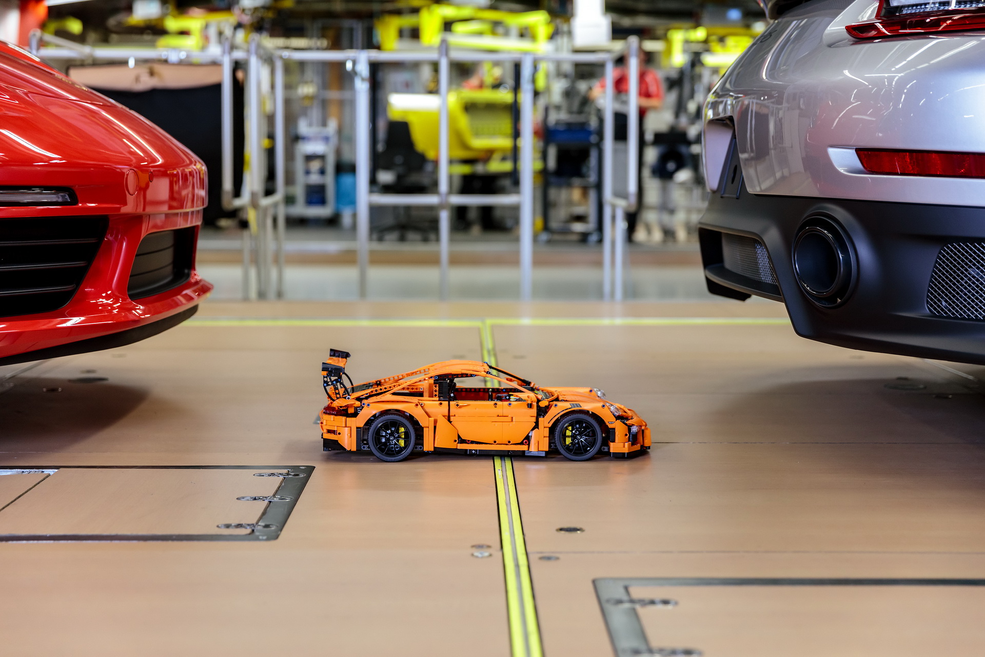 lego technic porsche 911 gt3rs final 5 Final LEGO Technic Porsche 911 GT3 RS Scale Model Rolls Off The Line