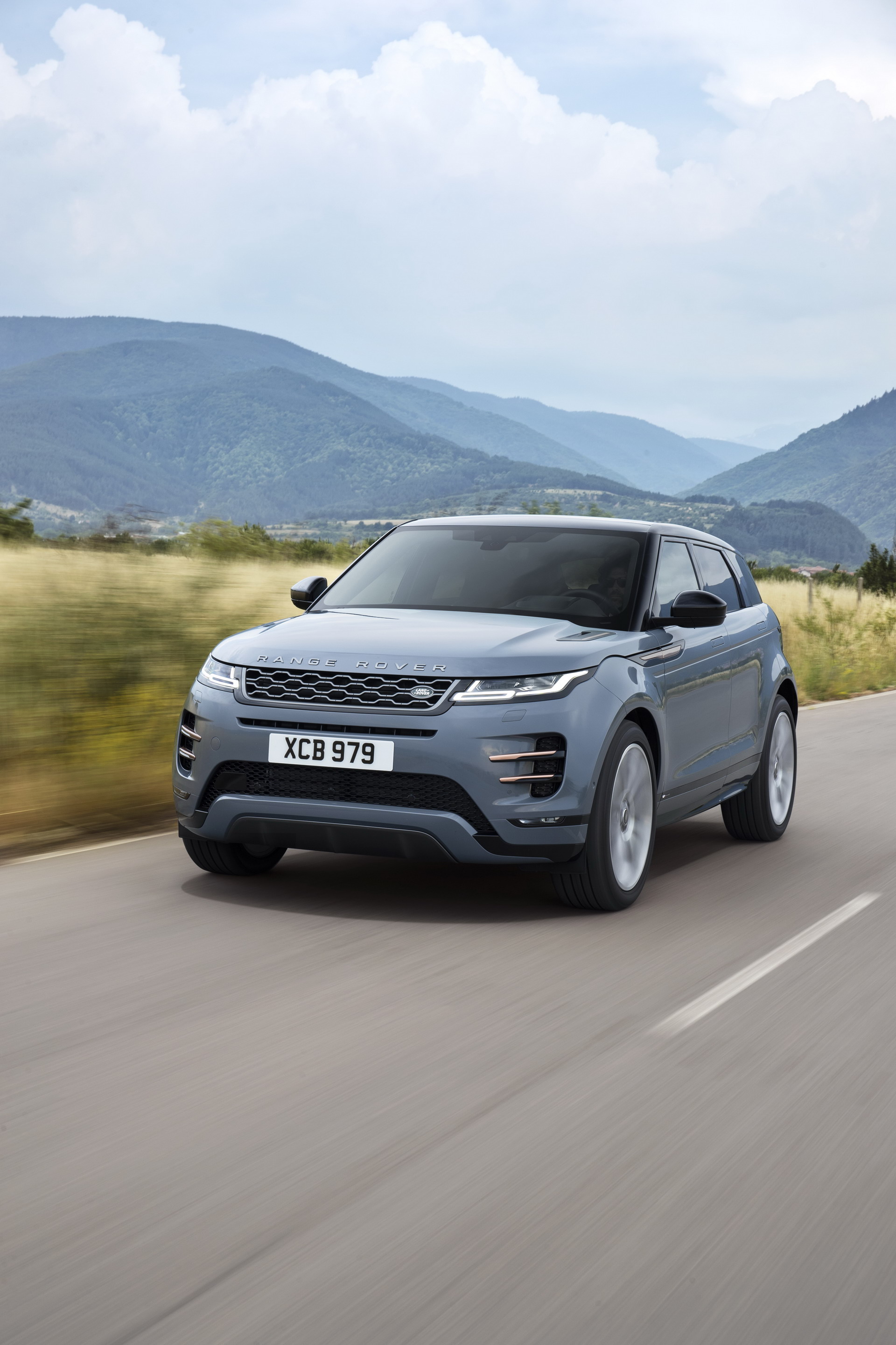 2020 Range Rover Evoque 47 2020 Range Rover Evoque Is A Baby Velar In A Short Skirt (Live Gallery)