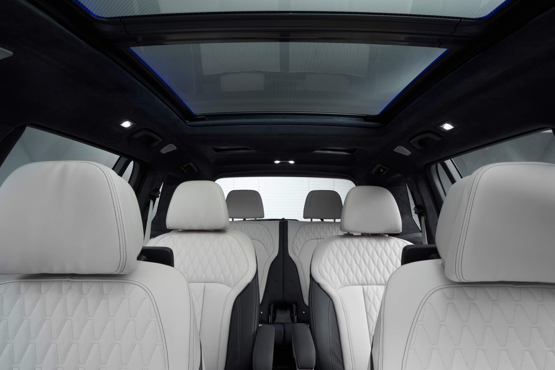 2019 BMW X7 77 The New BMW X7 Is So Big It Barely Fits In The Photos