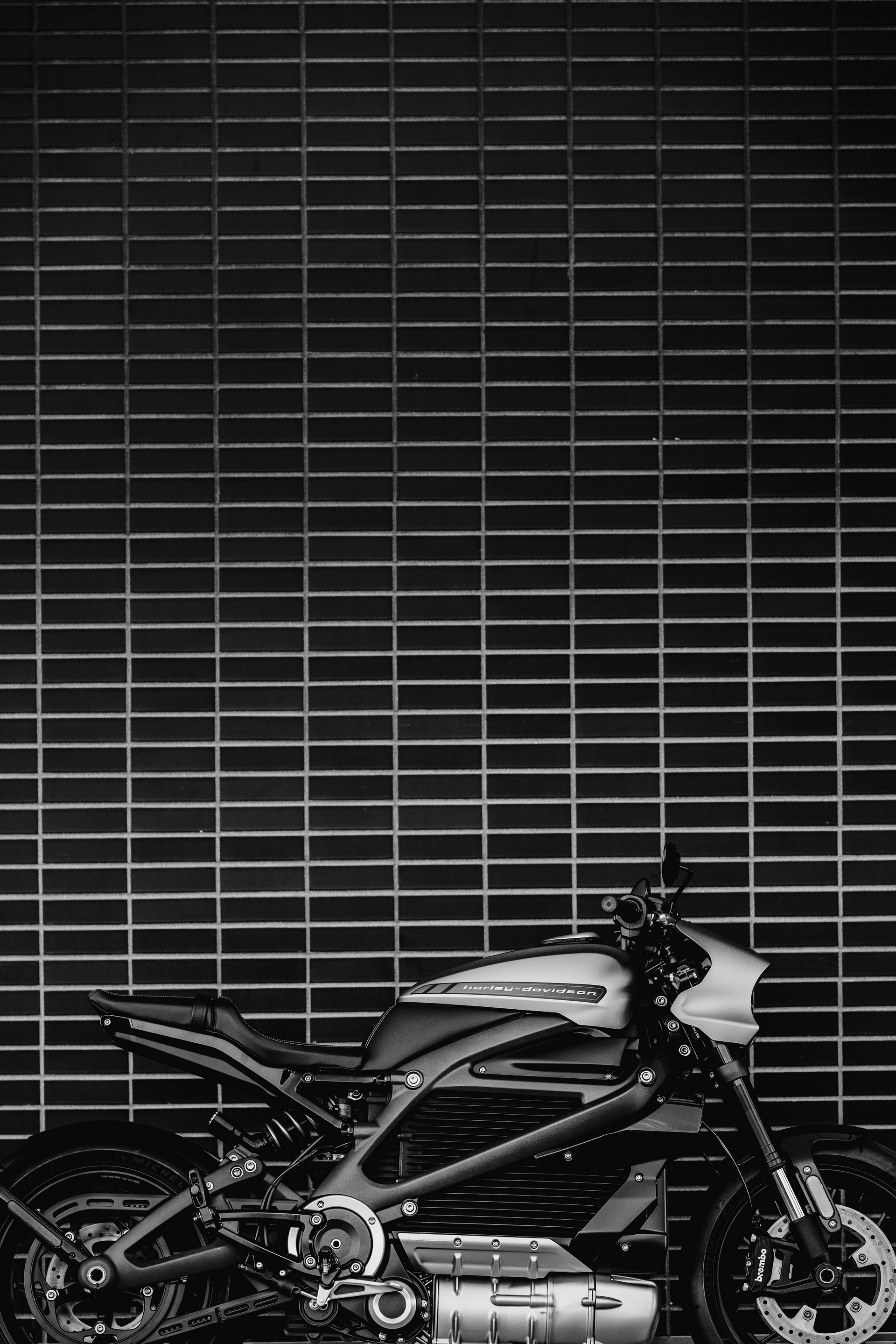 Harley-Davidson LiveWire-39 Harley-Davidson’s Electric LiveWire Bike Has 110 Mile Range, Costs $29,799