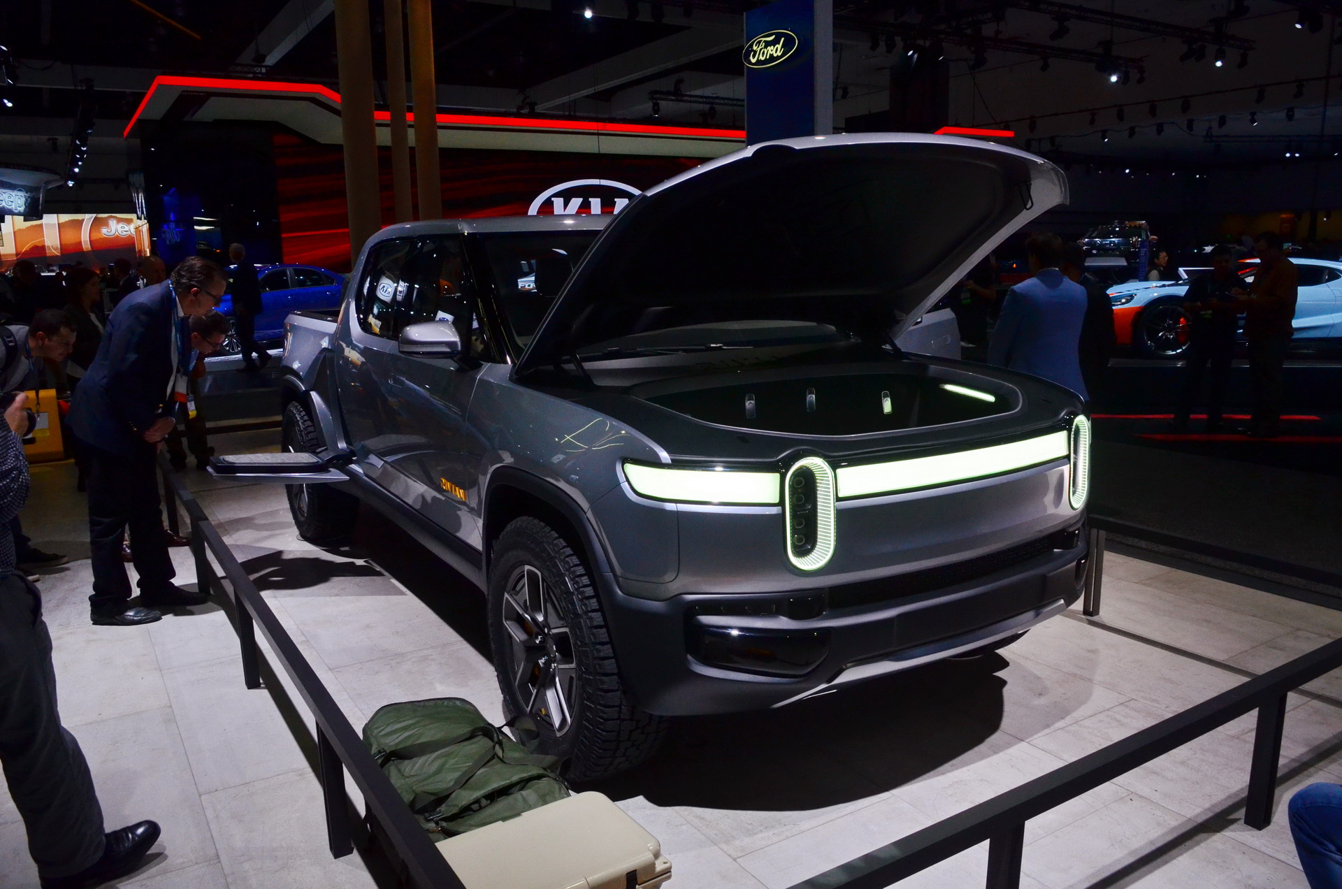 Rivian R1T 5 Rivian R1T: A $61,500 Electric Pickup That Shoots To 60 In 3.0 Sec
