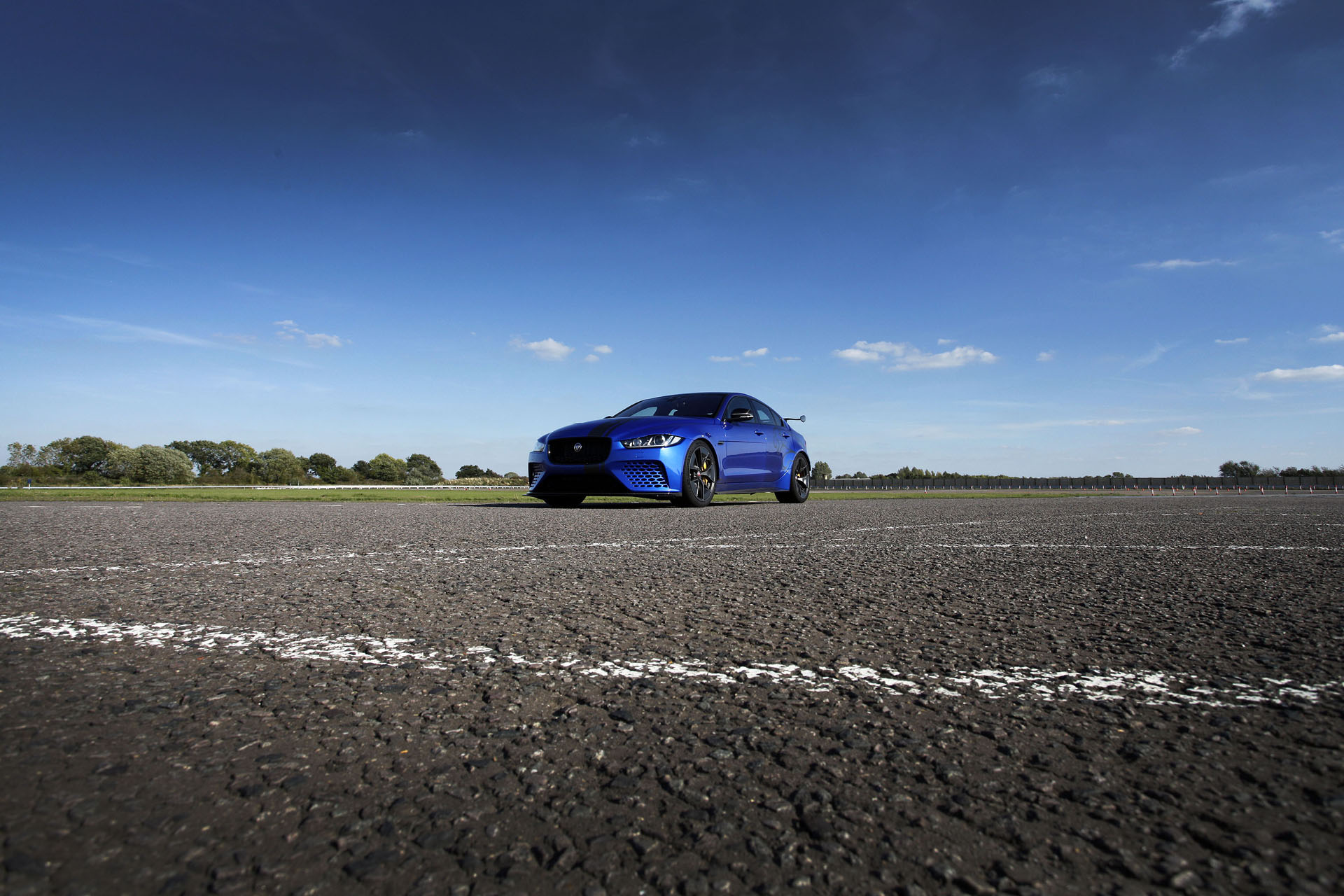 jaguar-xe-sv-project-8-series-elite-15 Race A Jaguar XE SV Project 8 In The Series Elite