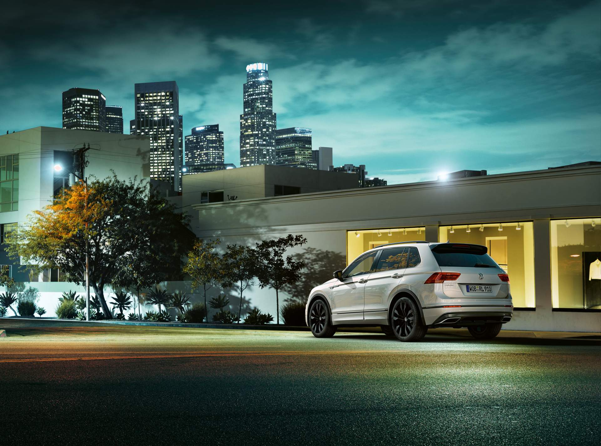 Volkswagen Tiguan with optional design package R-Line “Black S VW Tiguan Goes For A More Sinister Look With “Black Style” R-Line