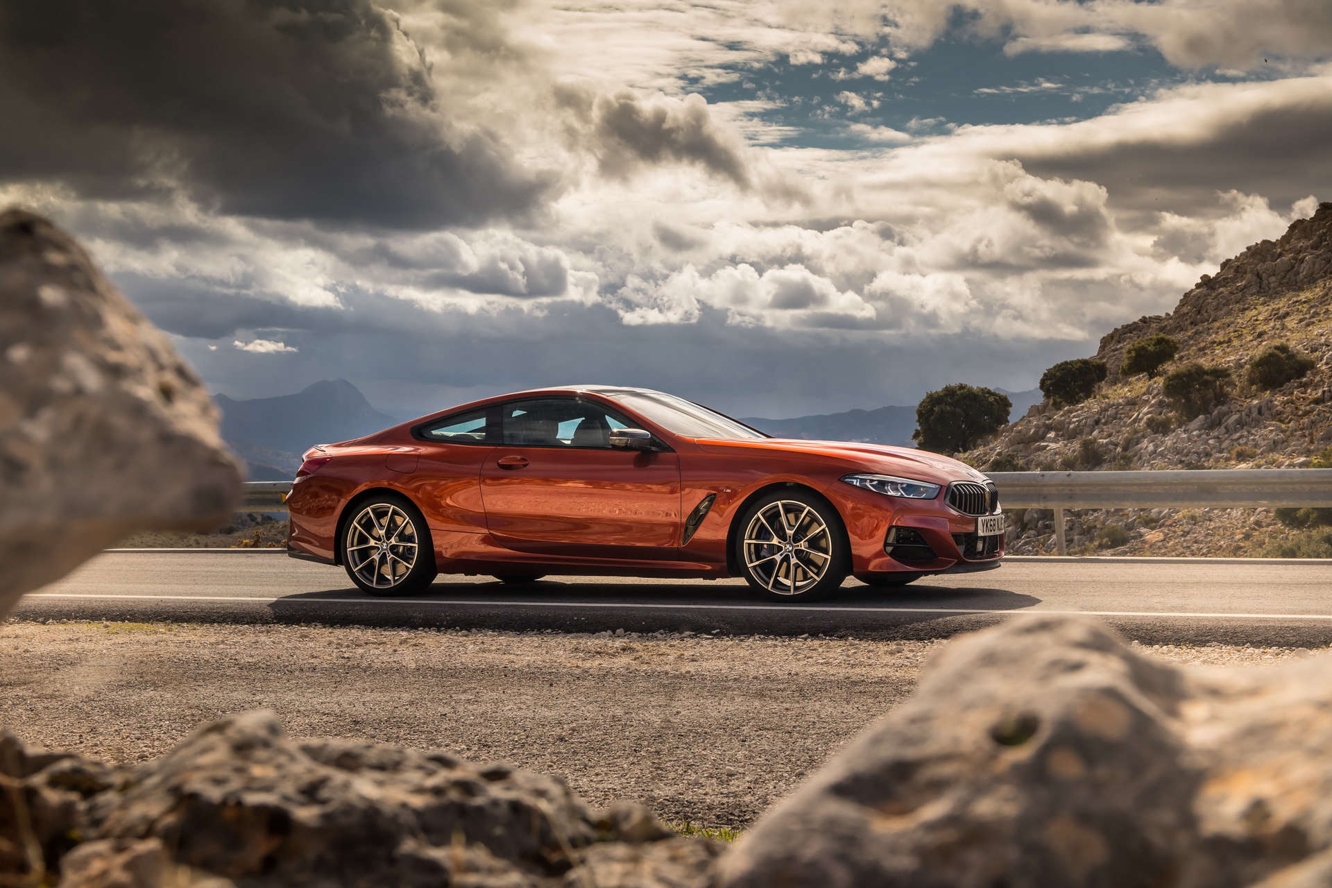 2019-BMW-8-Series-UK-01 2019 BMW 8-Series Coupe Lands In The UK Priced From £76,270