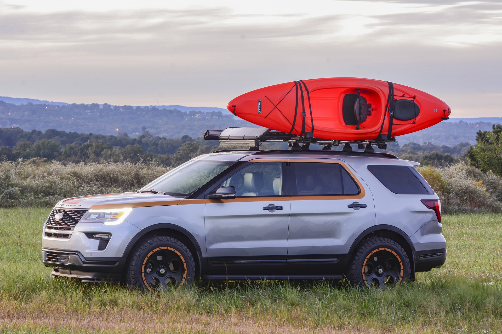 Ford-Explorer-Sport-SEMA-11 Ford Teams Up With Charity To Help Kids With Cancer Build An Explorer Sport For SEMA