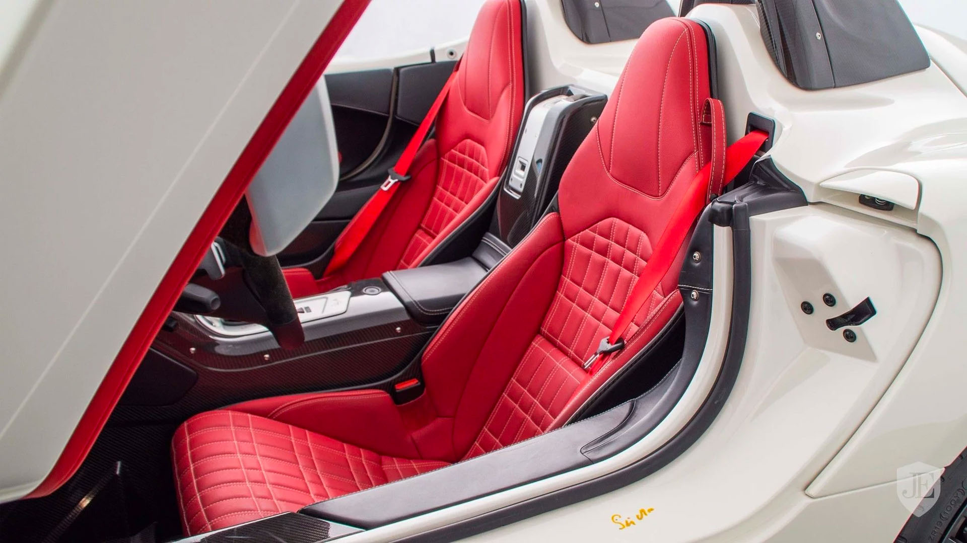 mercedes-slr-mclaren-stirling-moss-jamesedition-09 copy Would You Pay $3 Million For This Ten-Year-Old Mercedes?