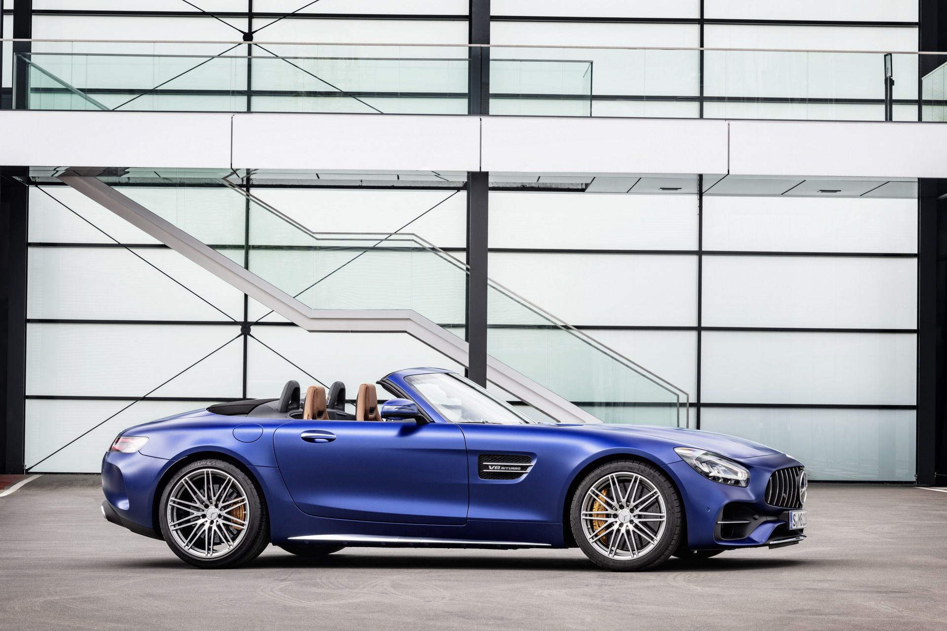 2020 Mercedes-AMG GT and AMG GT R PRO 26 2020 Mercedes-AMG GT R Pro Headlines Updated 2-Door GT Family