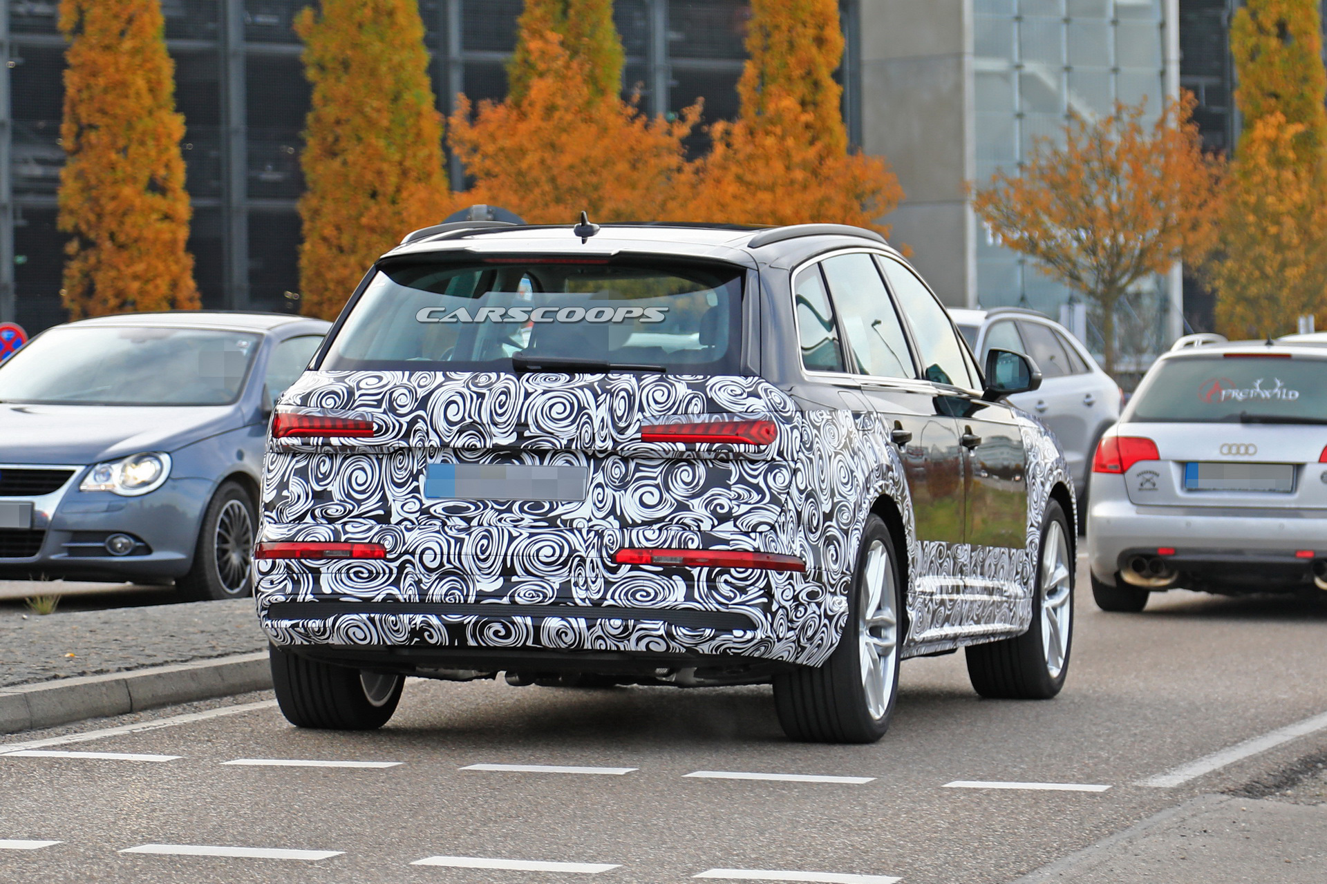 2020 audi q7 spied inside out 13 2020 Audi Q7 Facelift Getting Q8-Style Triple Screen Dashboard