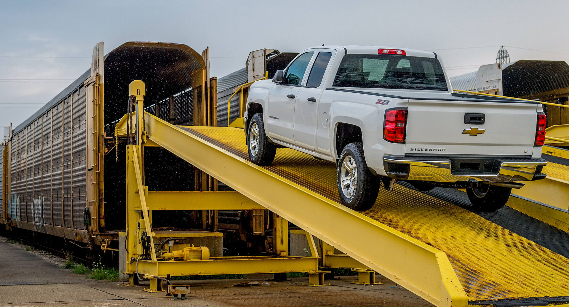 2014SilveradoShipping01 GM’s Gonna Keep Building The Old Silverado/Sierra