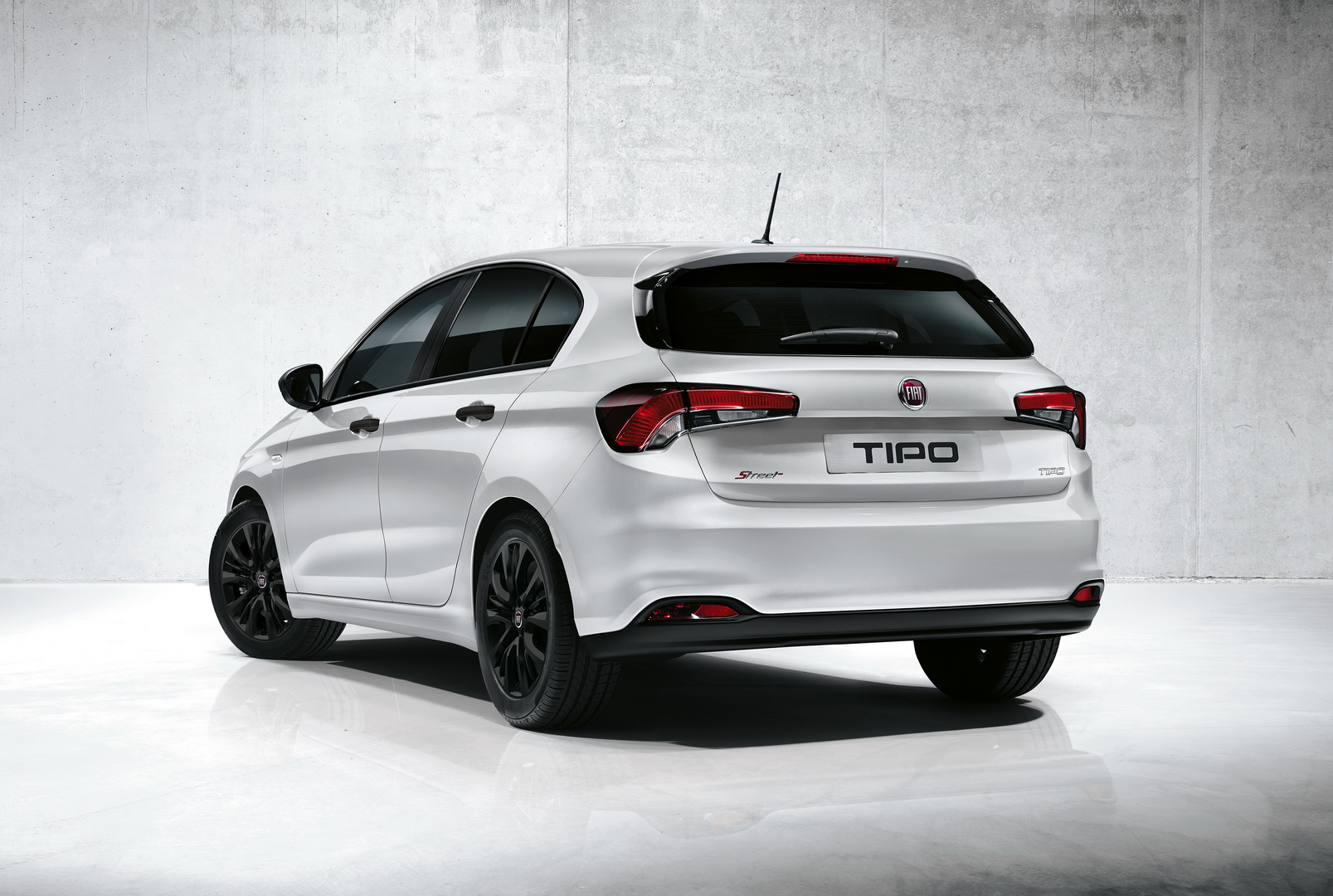 2019 fiat tipo street 1 2 Fiat Tipo Range Enhanced With Mirror And Street Versions