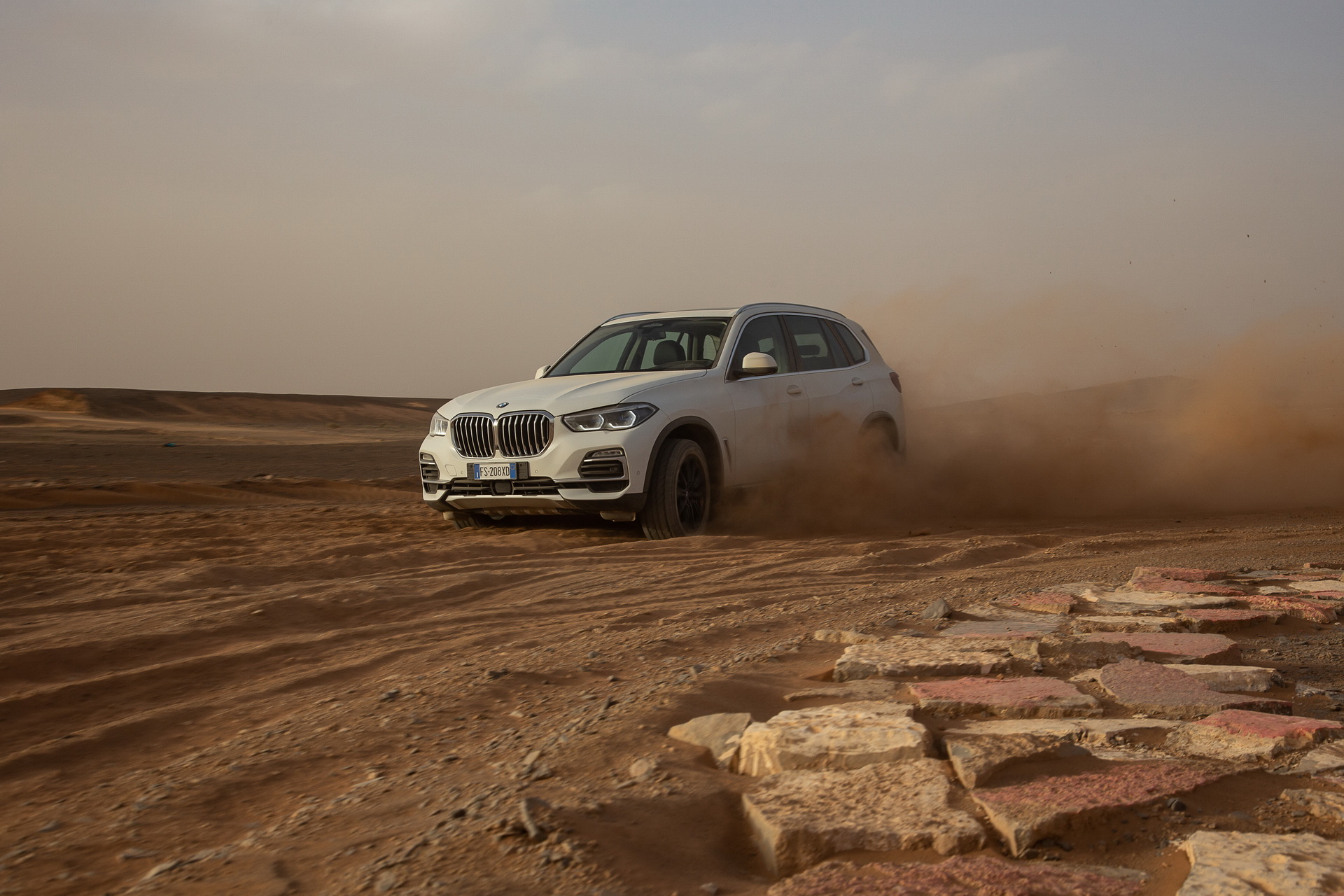 bmw x5 monza circuit sahara 33 BMW Recreates Monza Track In The Sahara, Unleashes New X5