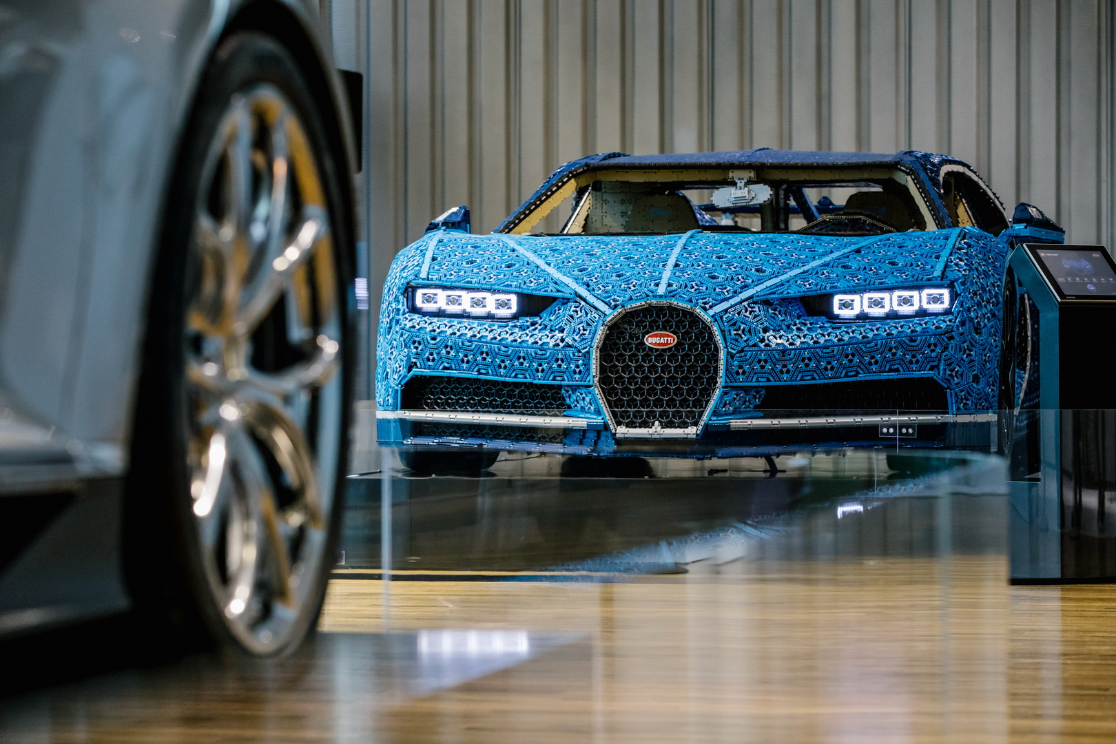 bugatti chiron lego chiron autostadt 8 Life-Size Lego Bugatti Chiron Joins The Real Thing At VW Car Museum