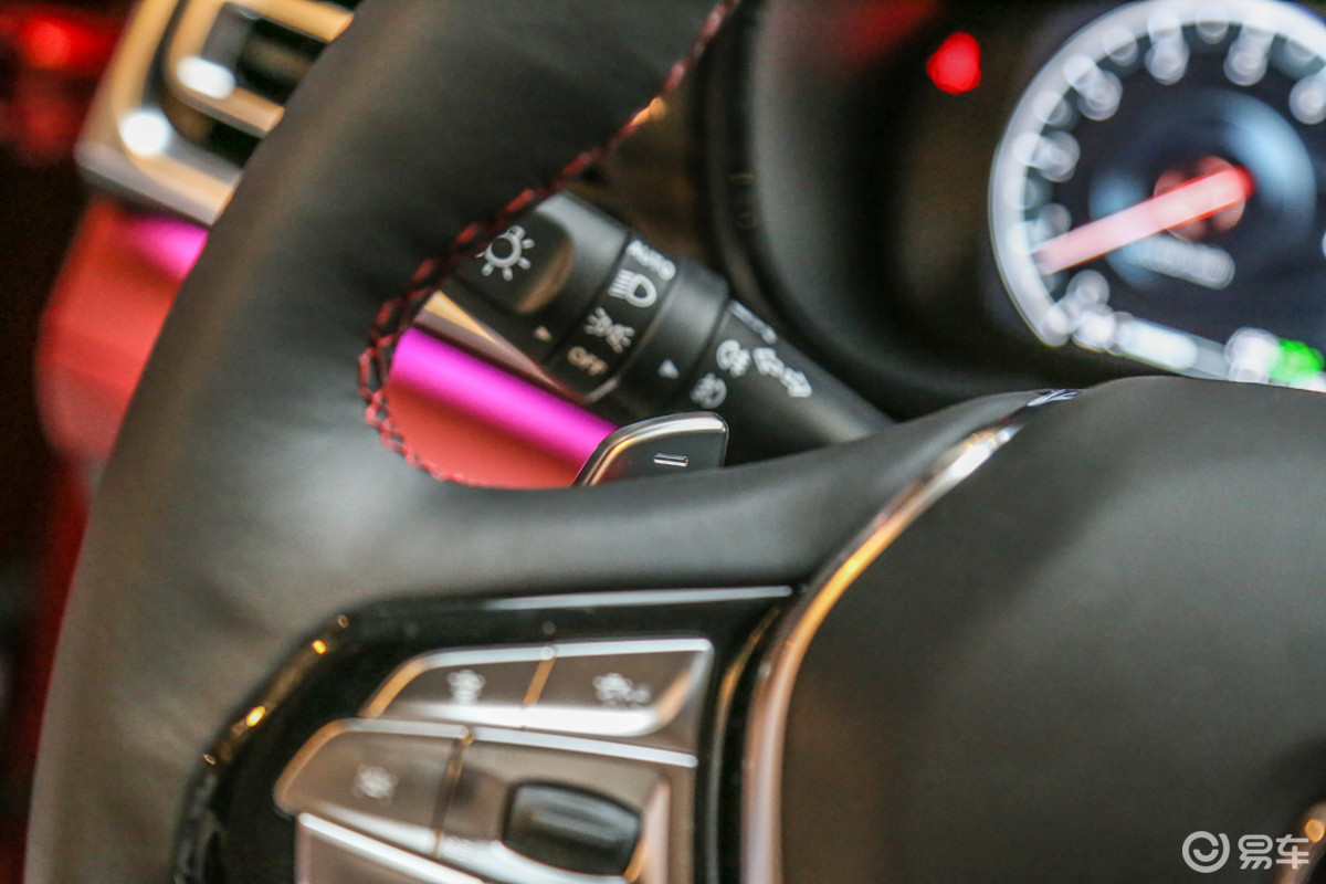 changan cs85 coupe crossover unveiled 39 Changan CS85 Coupe Crossover Looks Like The Lovechild Of A BMW X4 And A VW Touareg