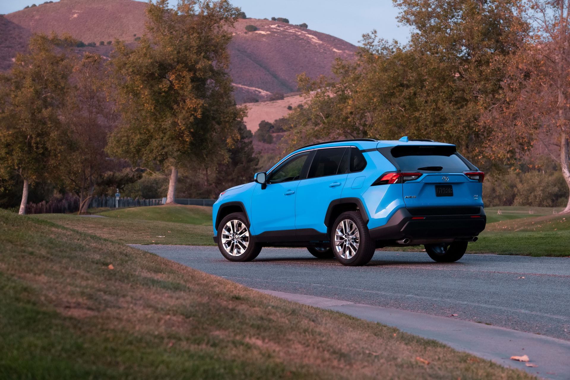 2019-Toyota-RAV4-18 2019 Toyota RAV4 Starts From $26,545: All The Details On Prices, Grades And Equipment