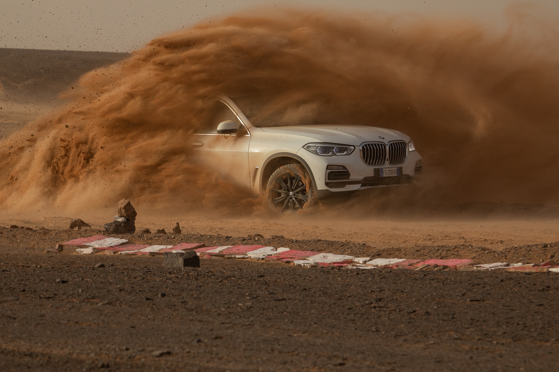 bmw x5 monza circuit sahara 22 BMW Recreates Monza Track In The Sahara, Unleashes New X5