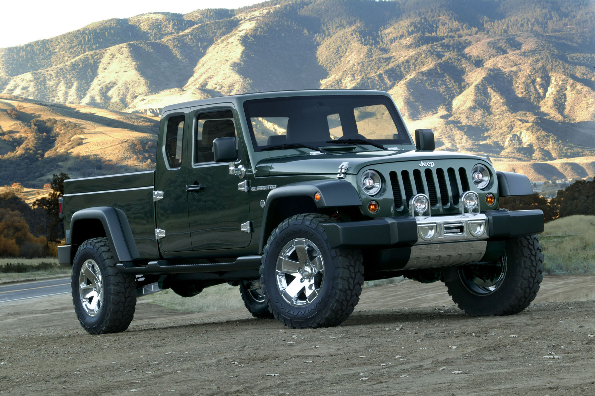 2005 Jeep(R) Gladiator Concept Vehicle Jeep Wrangler Pickup Tipped To Be Called ‘Gladiator’ Instead Of ‘Scrambler’