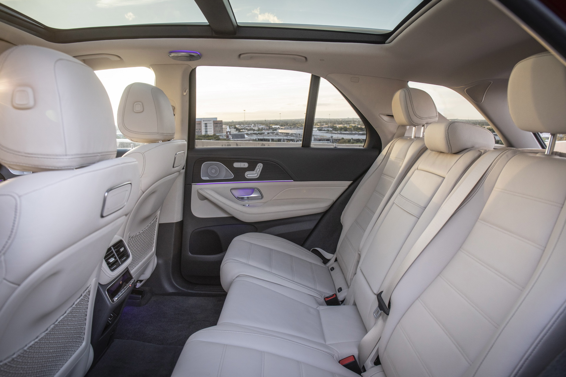 2019-Mercedes-GLE-70 2019 Mercedes GLE Detailed: More Tech, More Space, More Everything