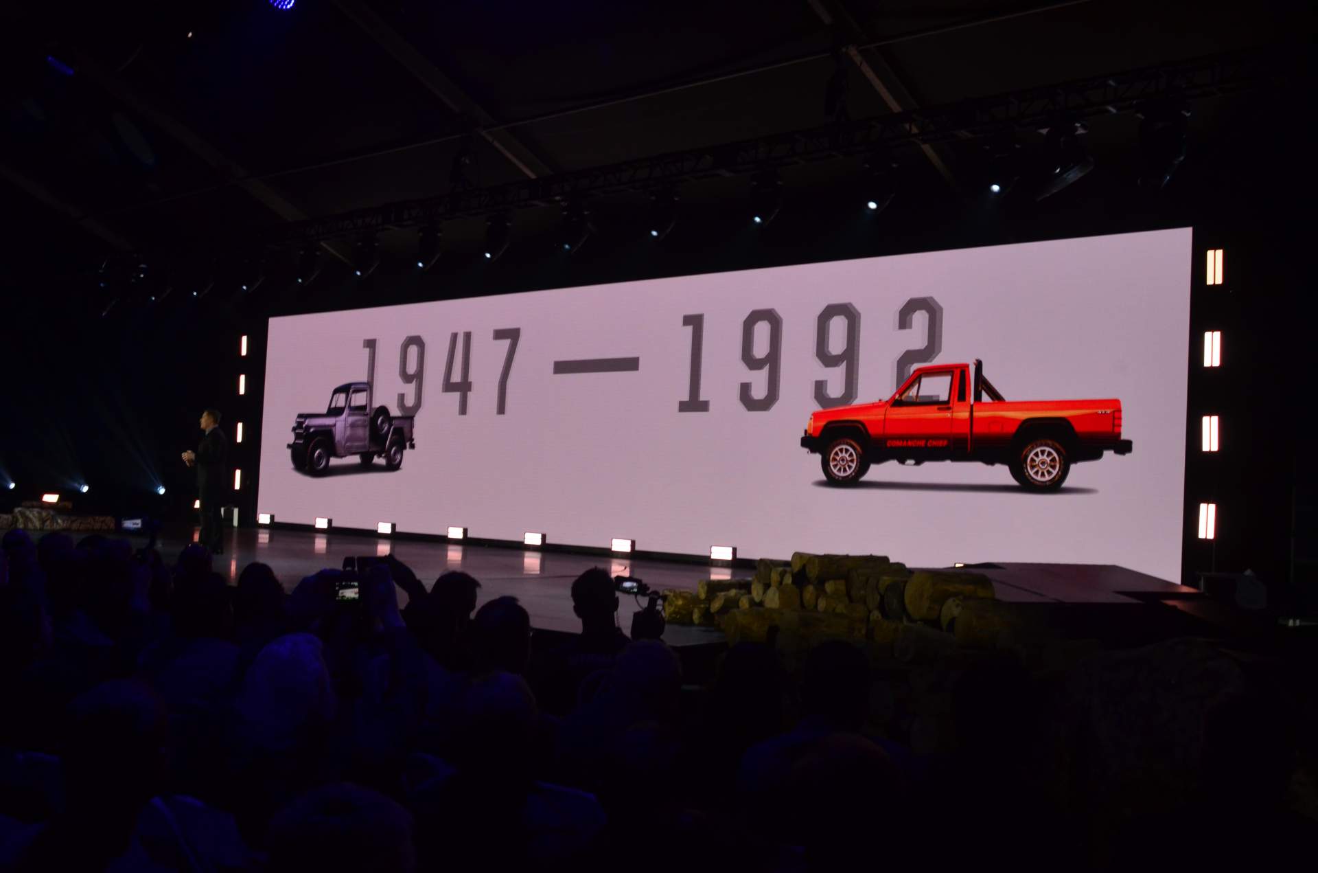 2020 Jeep Gladiator at 2018 LA Auto Show 4 2020 Jeep Gladiator Just Can’t Wait To Tackle Some Off-Road Trails