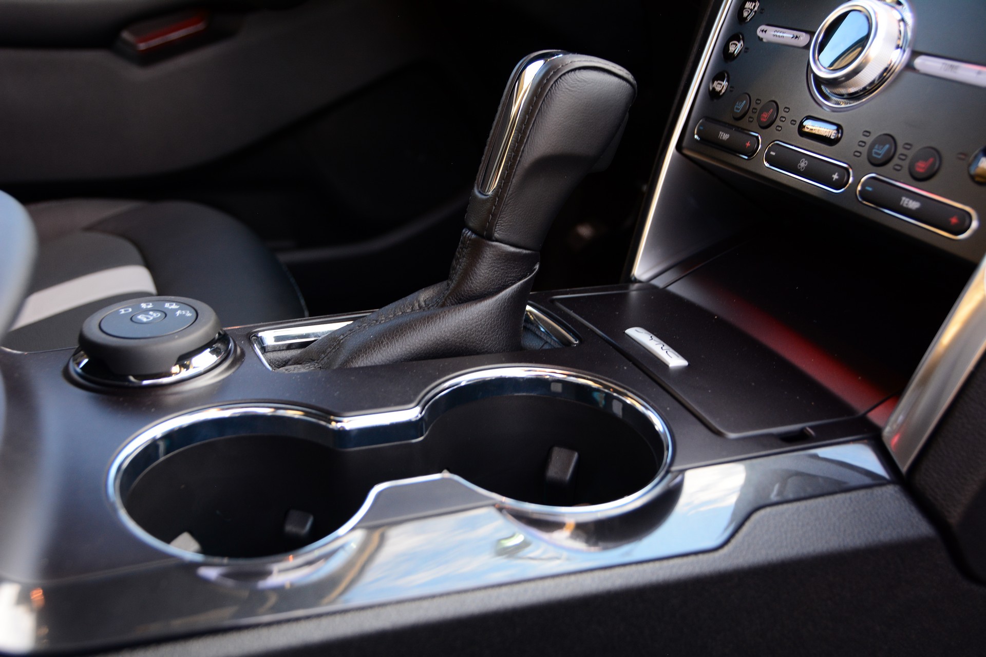 Ford-Explorer-Sport-SEMA-2 Ford Teams Up With Charity To Help Kids With Cancer Build An Explorer Sport For SEMA