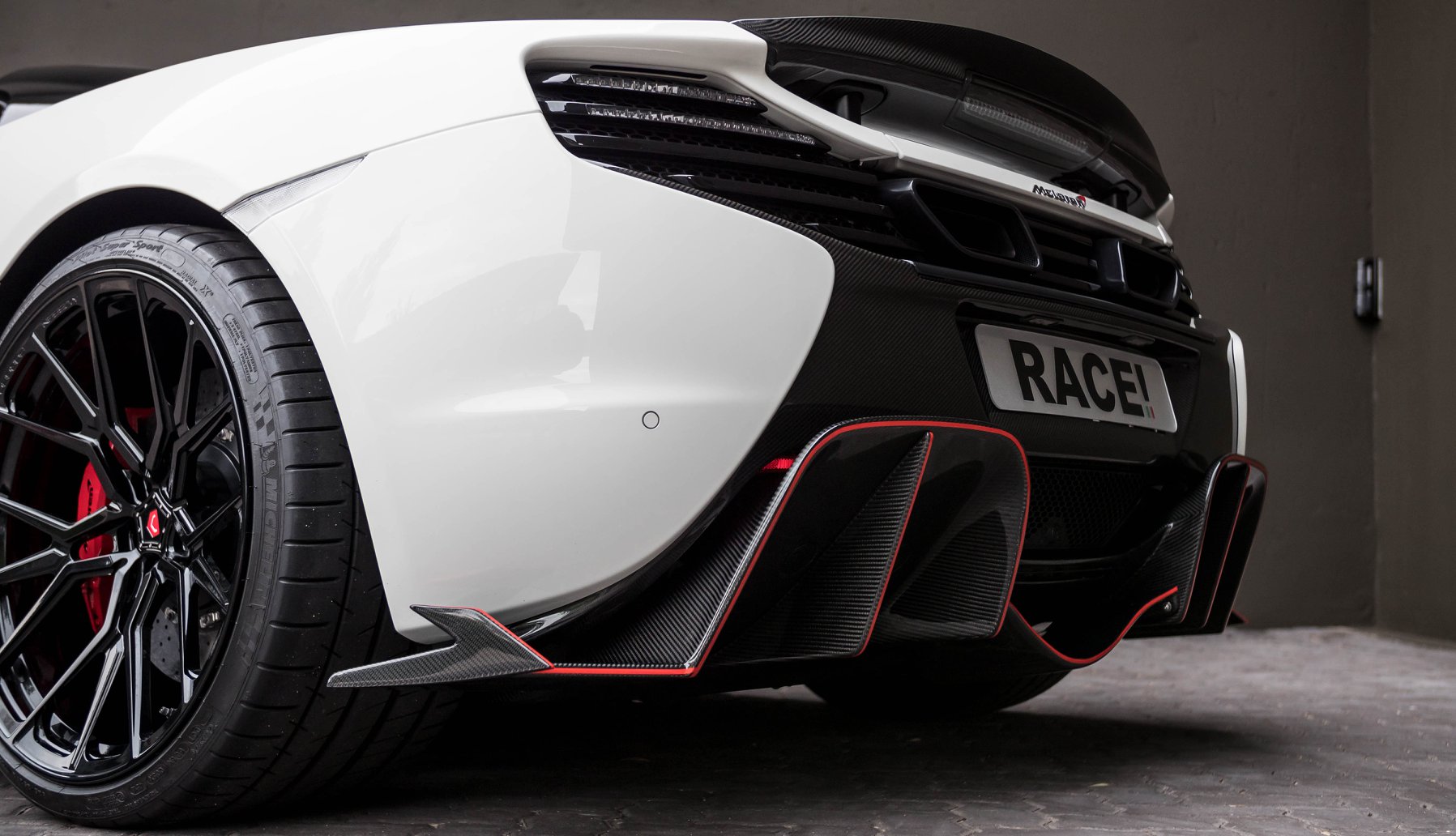 mclaren 650s spider race south africa tuning 15 Tuned McLaren 650S Spider Sports New Alloys, Extra Carbon Fiber Parts
