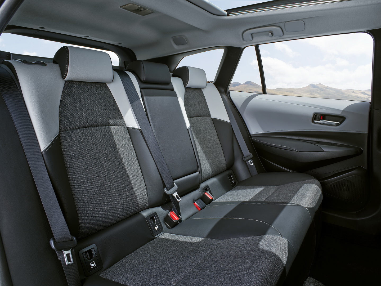 2019 toyota corolla europe 16 You Can Now Order The New Toyota Corolla In The UK, Prices Start From £21,300